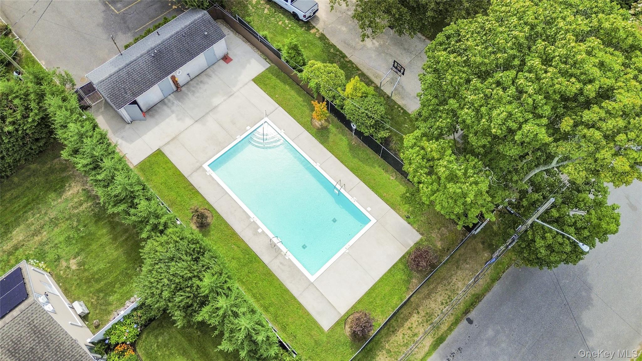 336 Edmunton Drive # L12, North Babylon, NY 11703