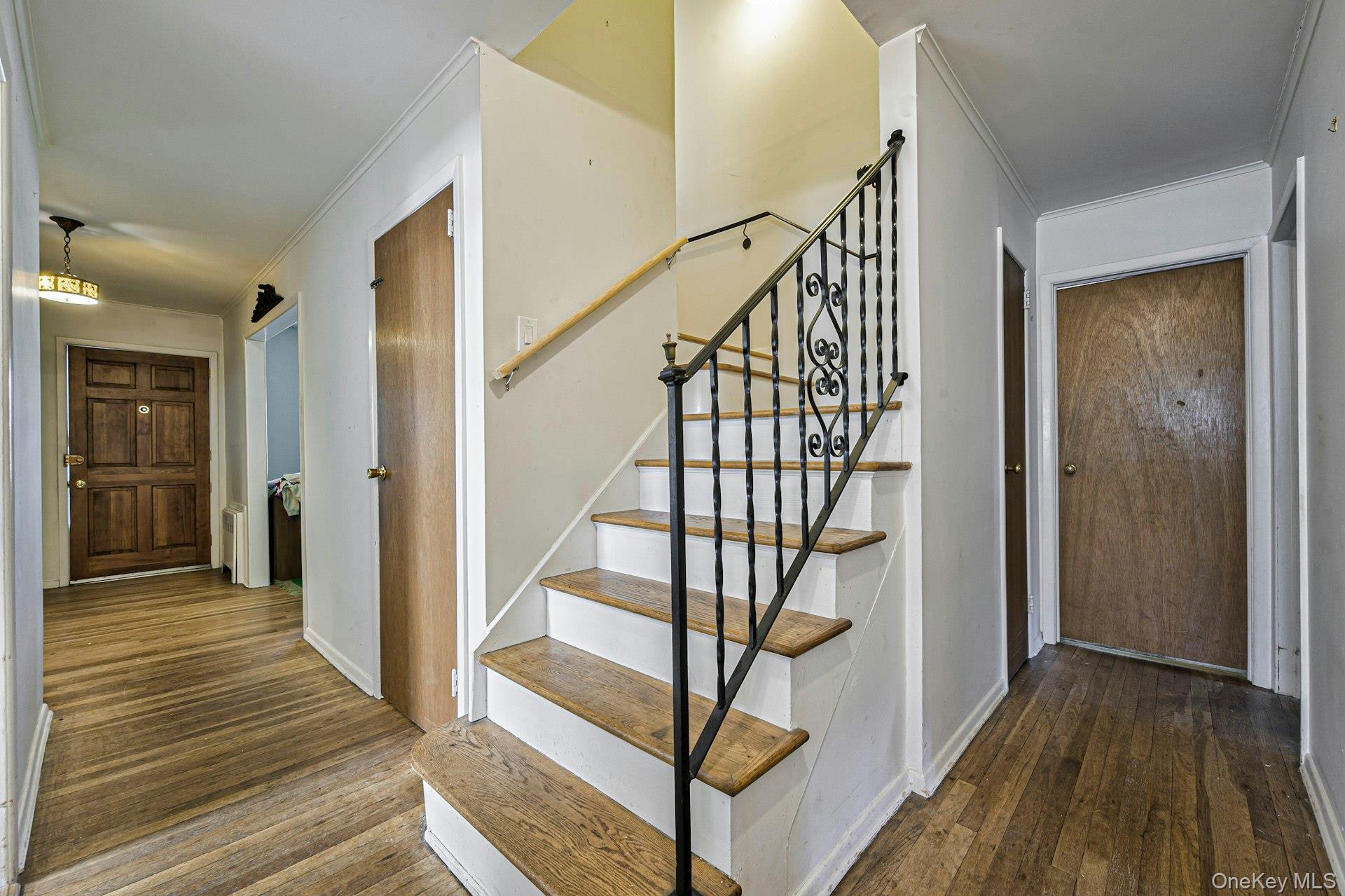 61 Birch Lane, Massapequa Park, NY 11762