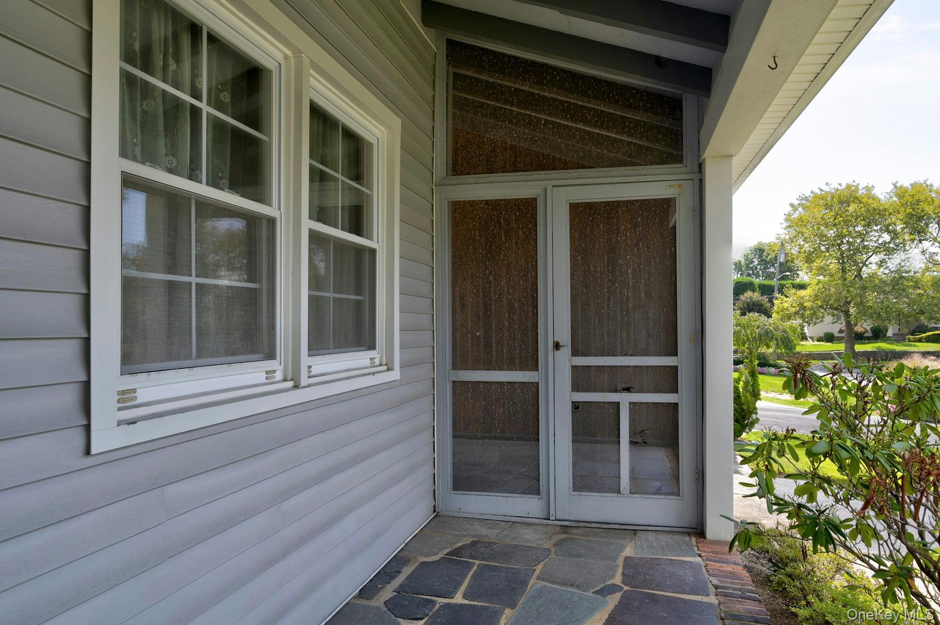 61 Birch Lane, Massapequa Park, NY 11762