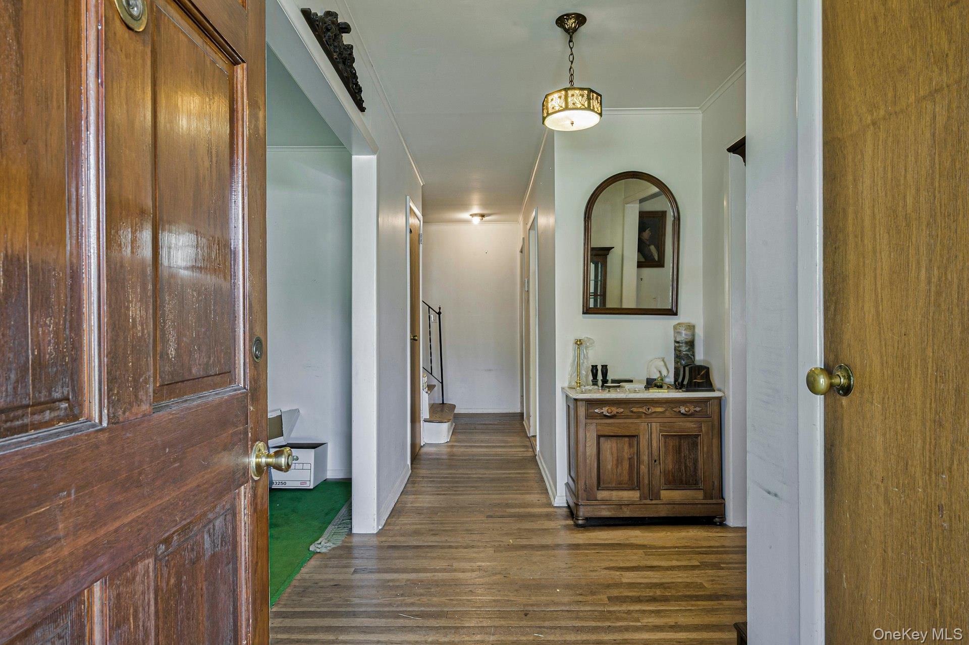 61 Birch Lane, Massapequa Park, NY 11762