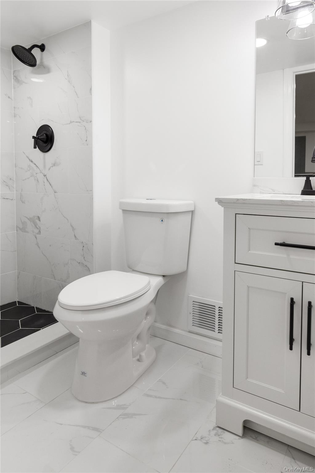 11 Queen Street, New Windsor, NY 12553