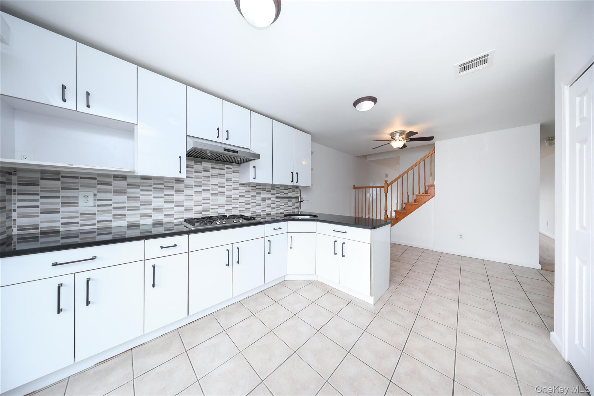 139 KISWICK Street, Staten Island, NY 10306