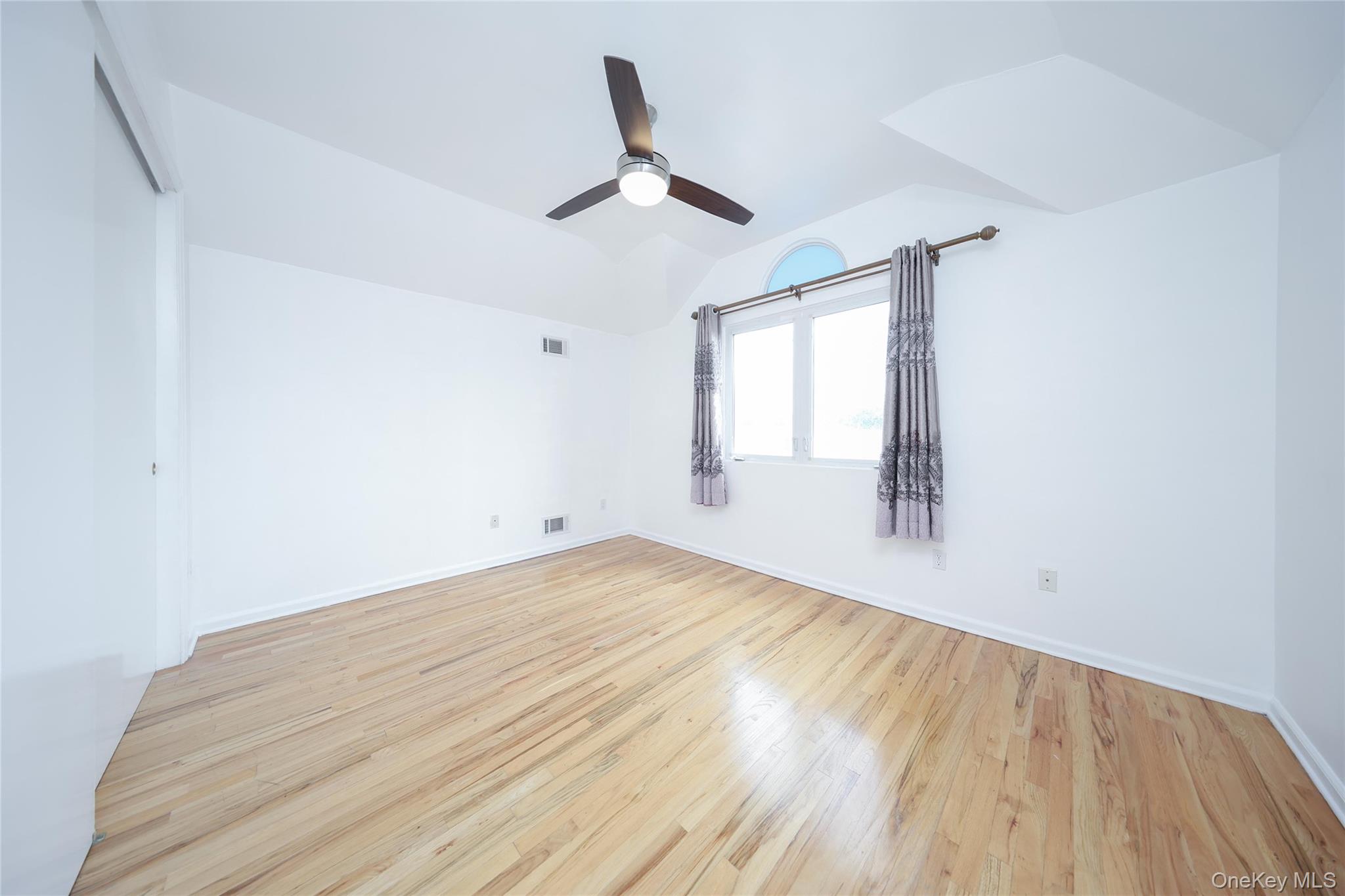 139 KISWICK Street, Staten Island, NY 10306