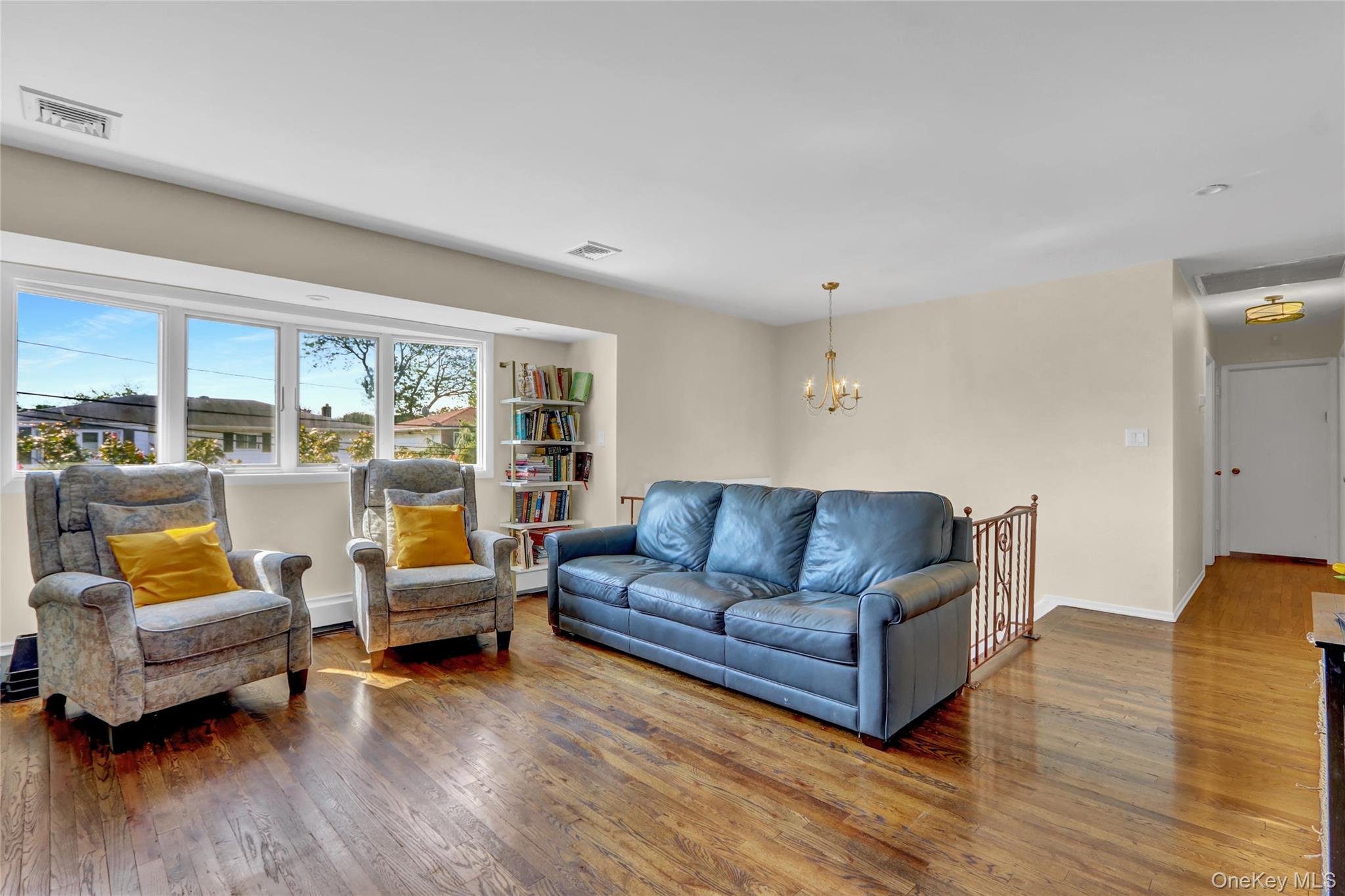 985 North Drive, Merrick, NY 11566