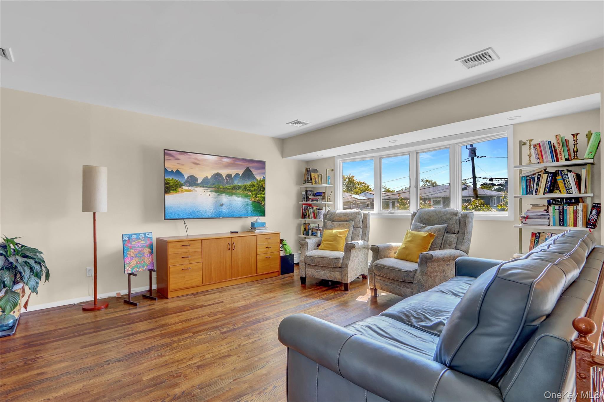 985 North Drive, Merrick, NY 11566