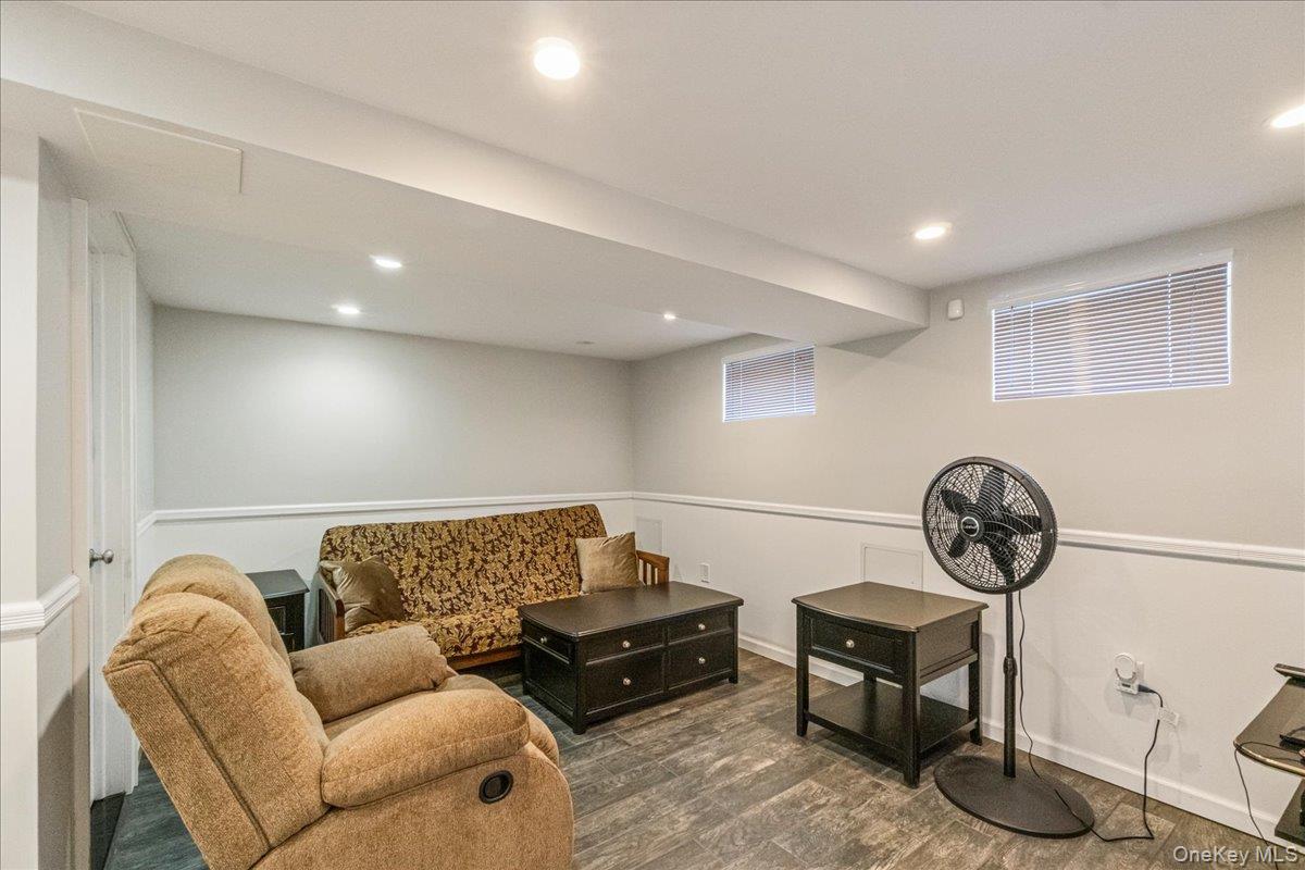 6467 58th Road, Maspeth, NY 11378