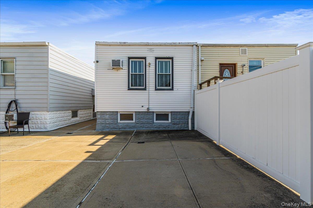 6467 58th Road, Maspeth, NY 11378