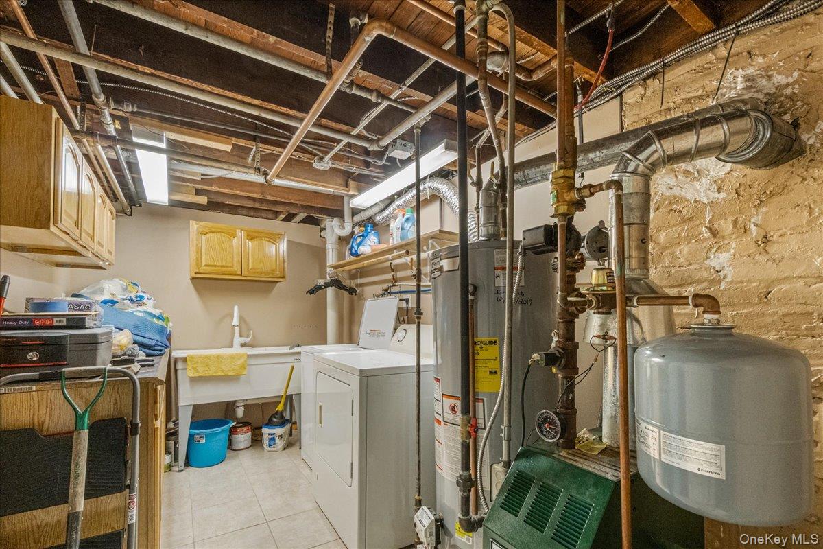 6467 58th Road, Maspeth, NY 11378