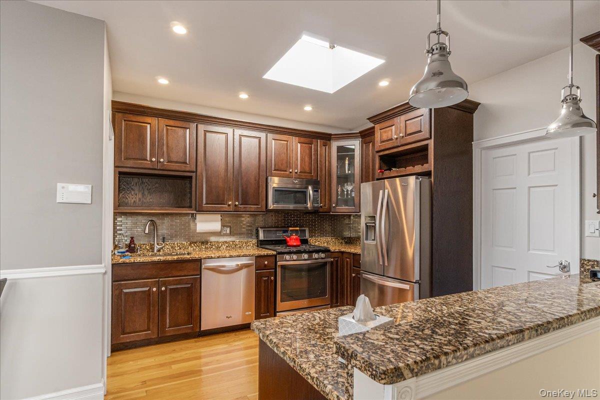 6467 58th Road, Maspeth, NY 11378