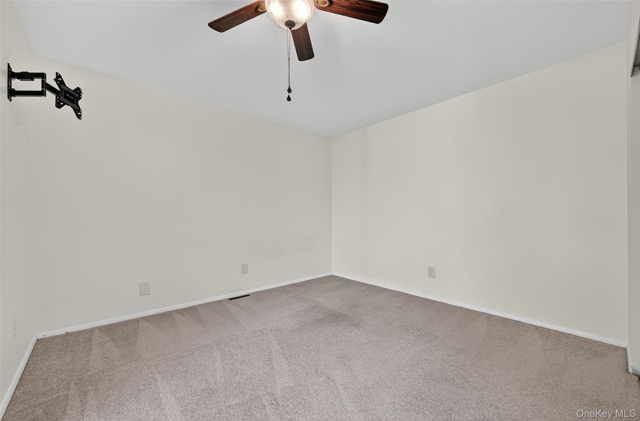 76 Laudaten Way, Warwick, NY 10990