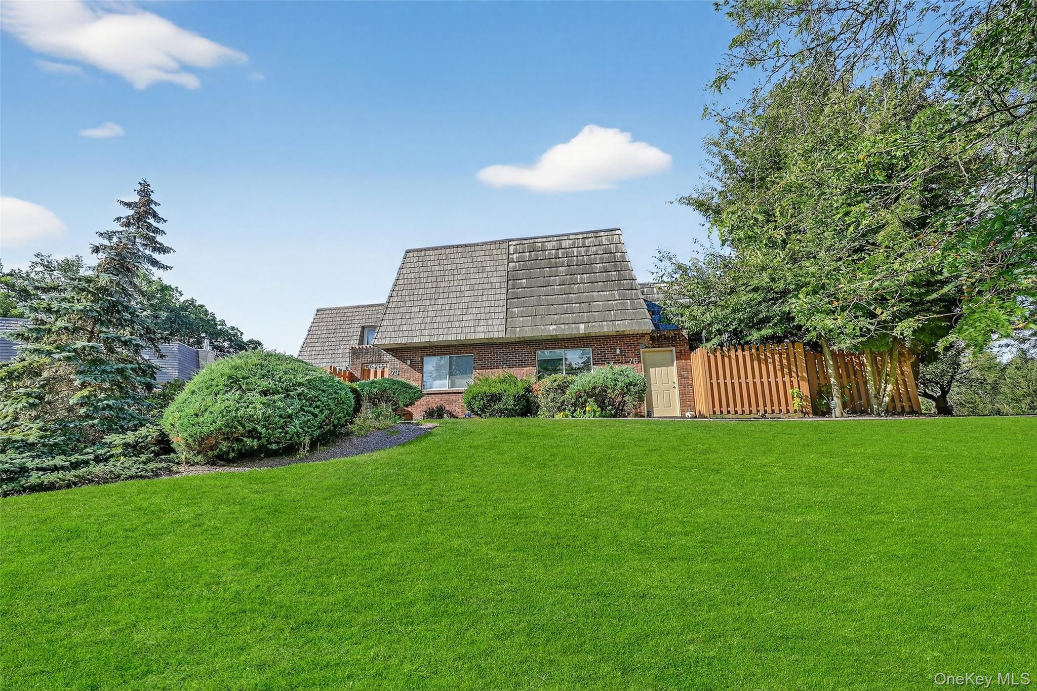 76 Laudaten Way, Warwick, NY 10990