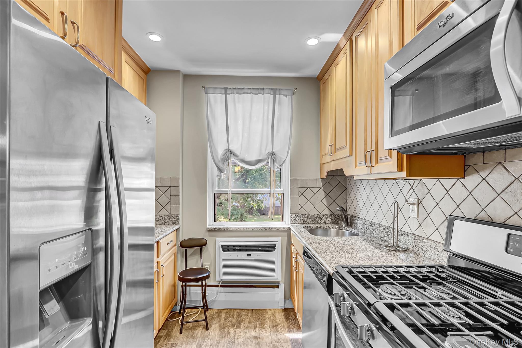 30 Daley Place # 247, Lynbrook, NY 11563