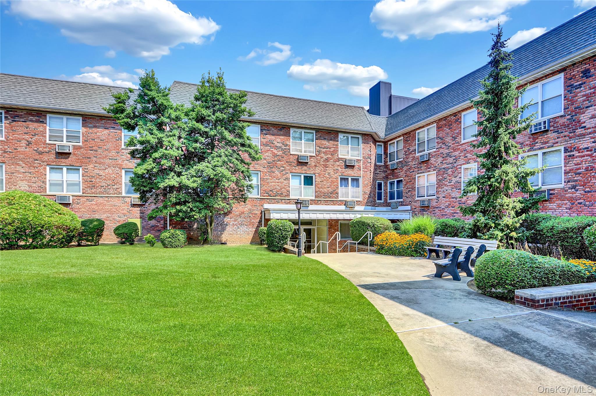 30 Daley Place # 247, Lynbrook, NY 11563
