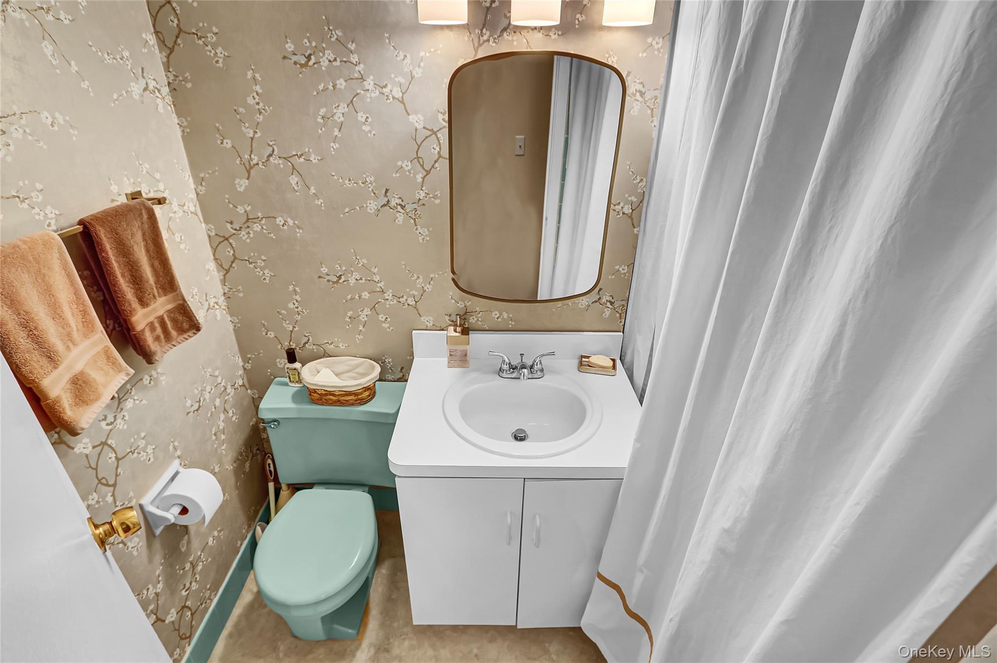 30 Daley Place # 247, Lynbrook, NY 11563