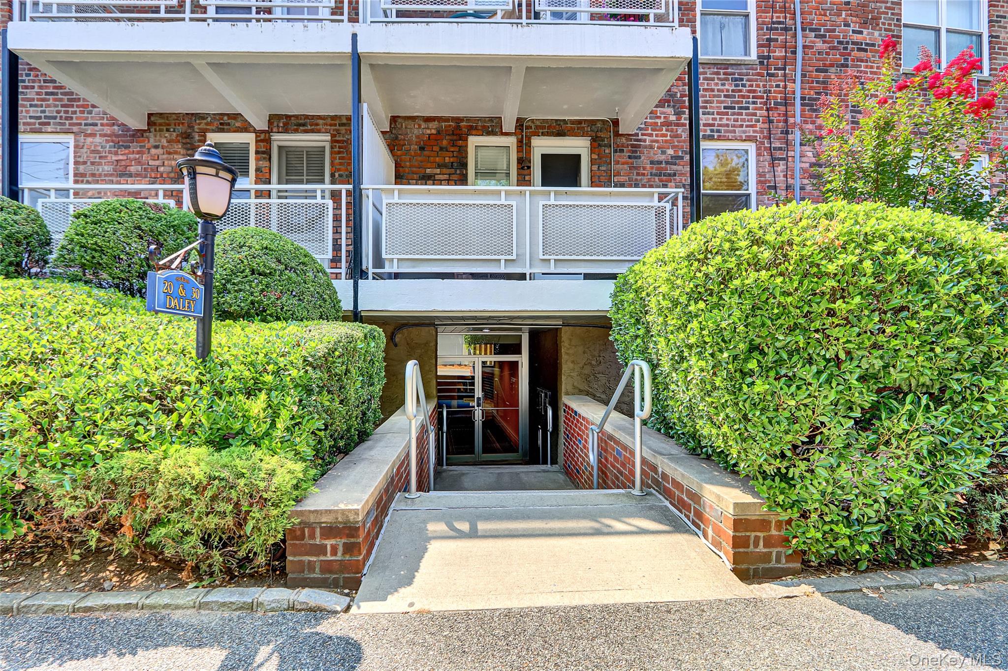 30 Daley Place # 247, Lynbrook, NY 11563