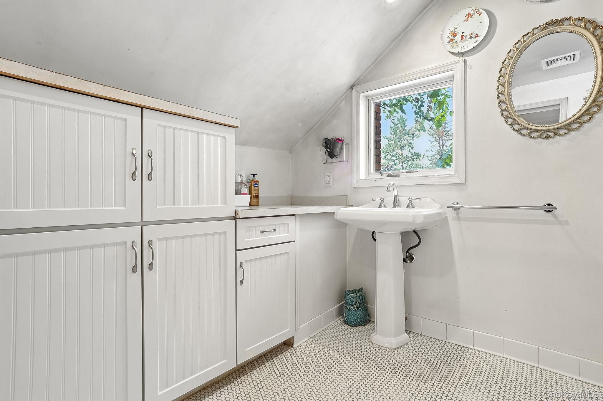 23 Robert Road, Poughkeepsie, NY 12603