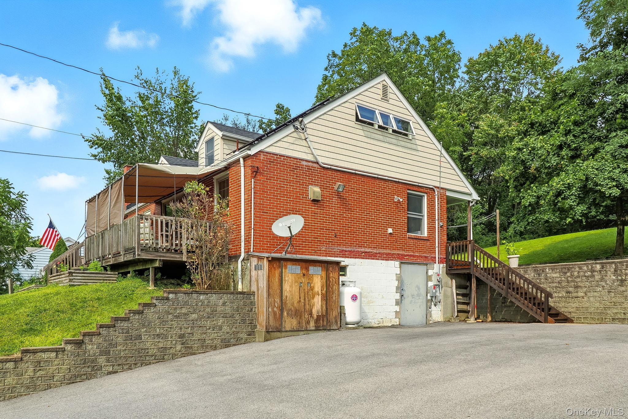 23 Robert Road, Poughkeepsie, NY 12603