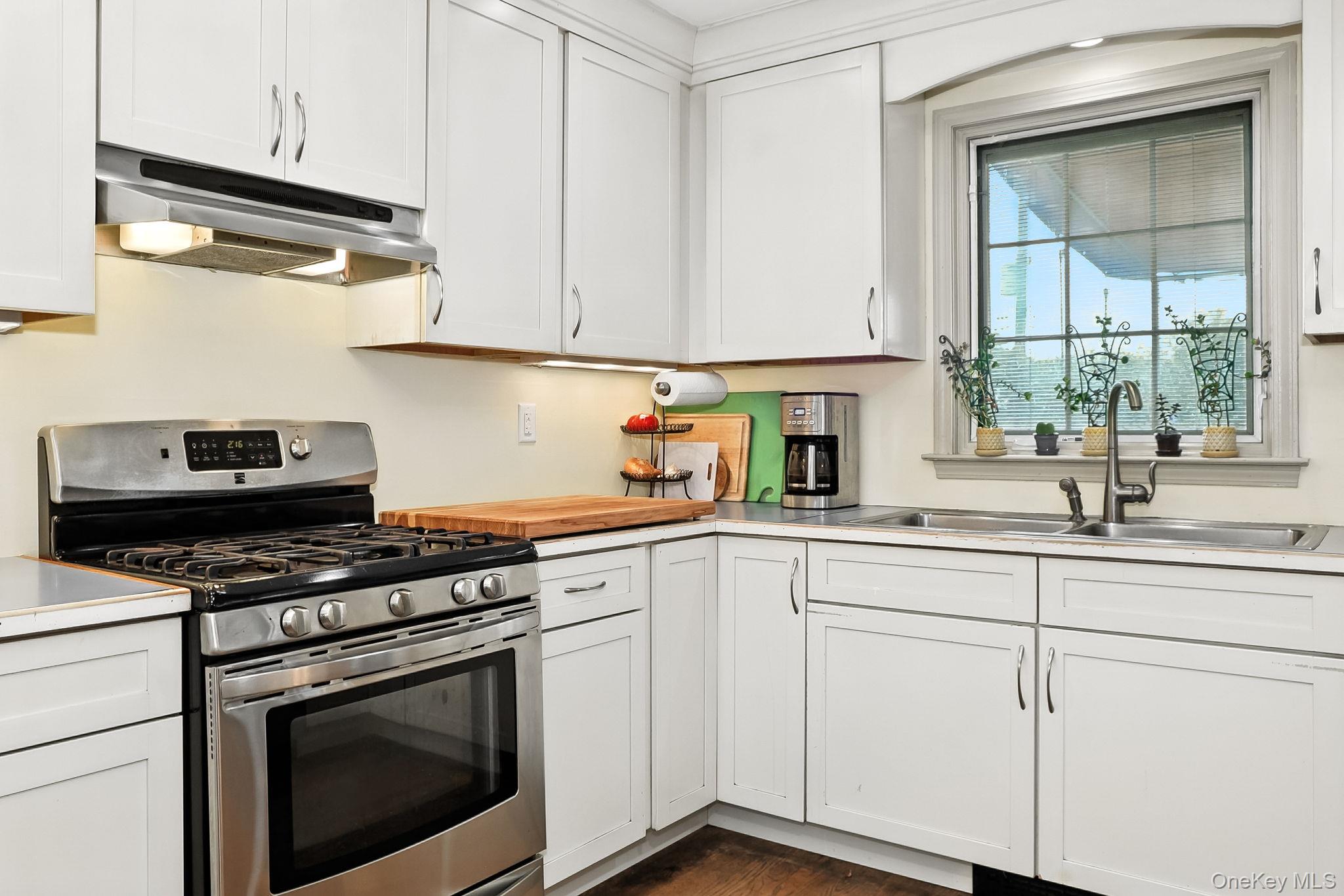 23 Robert Road, Poughkeepsie, NY 12603