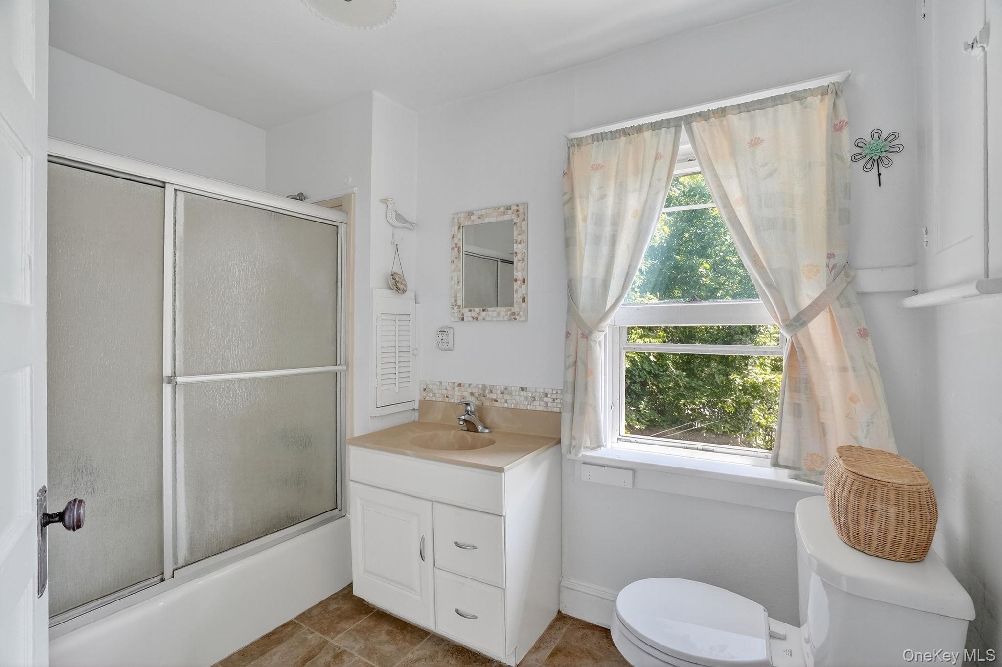 176 S Grand Avenue, Poughkeepsie, NY 12603