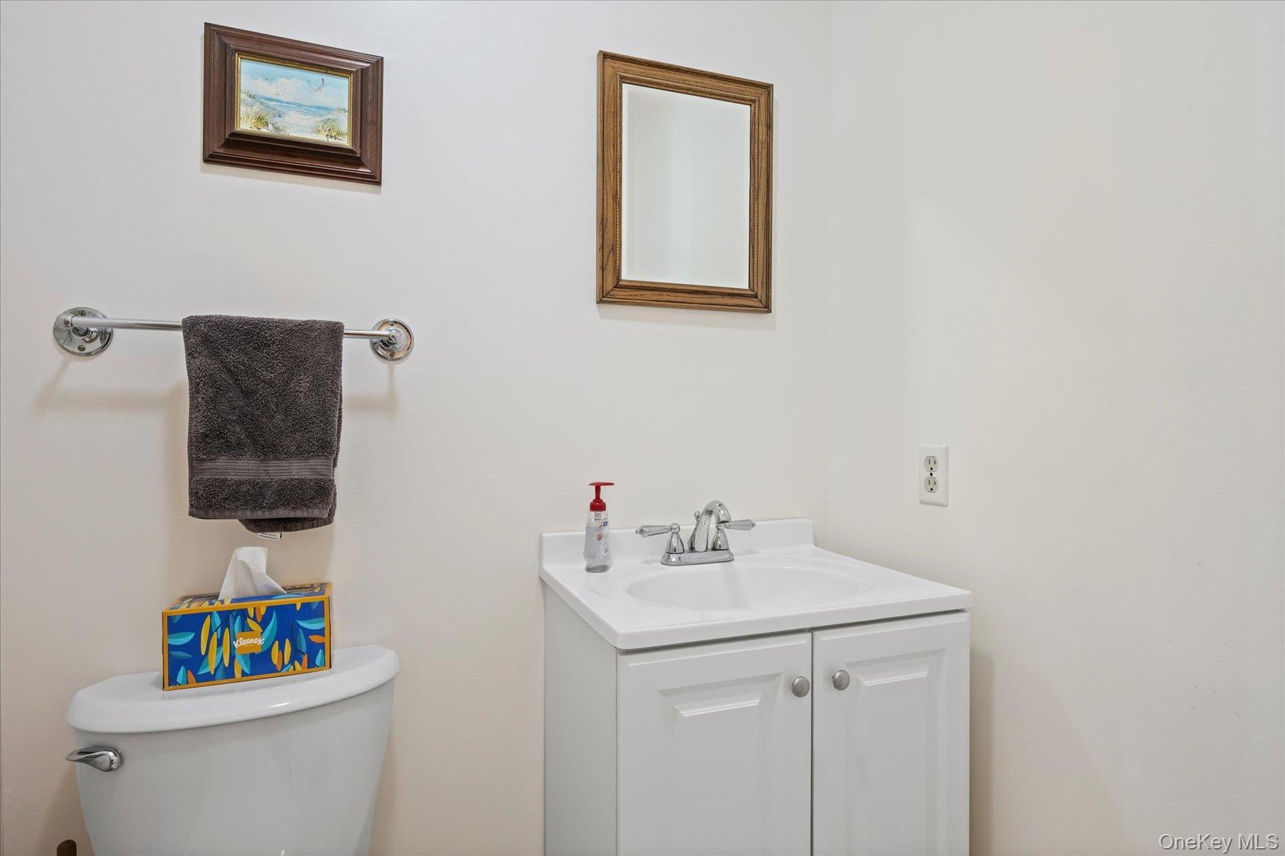 136 Private Road, Shoreham, NY 11786