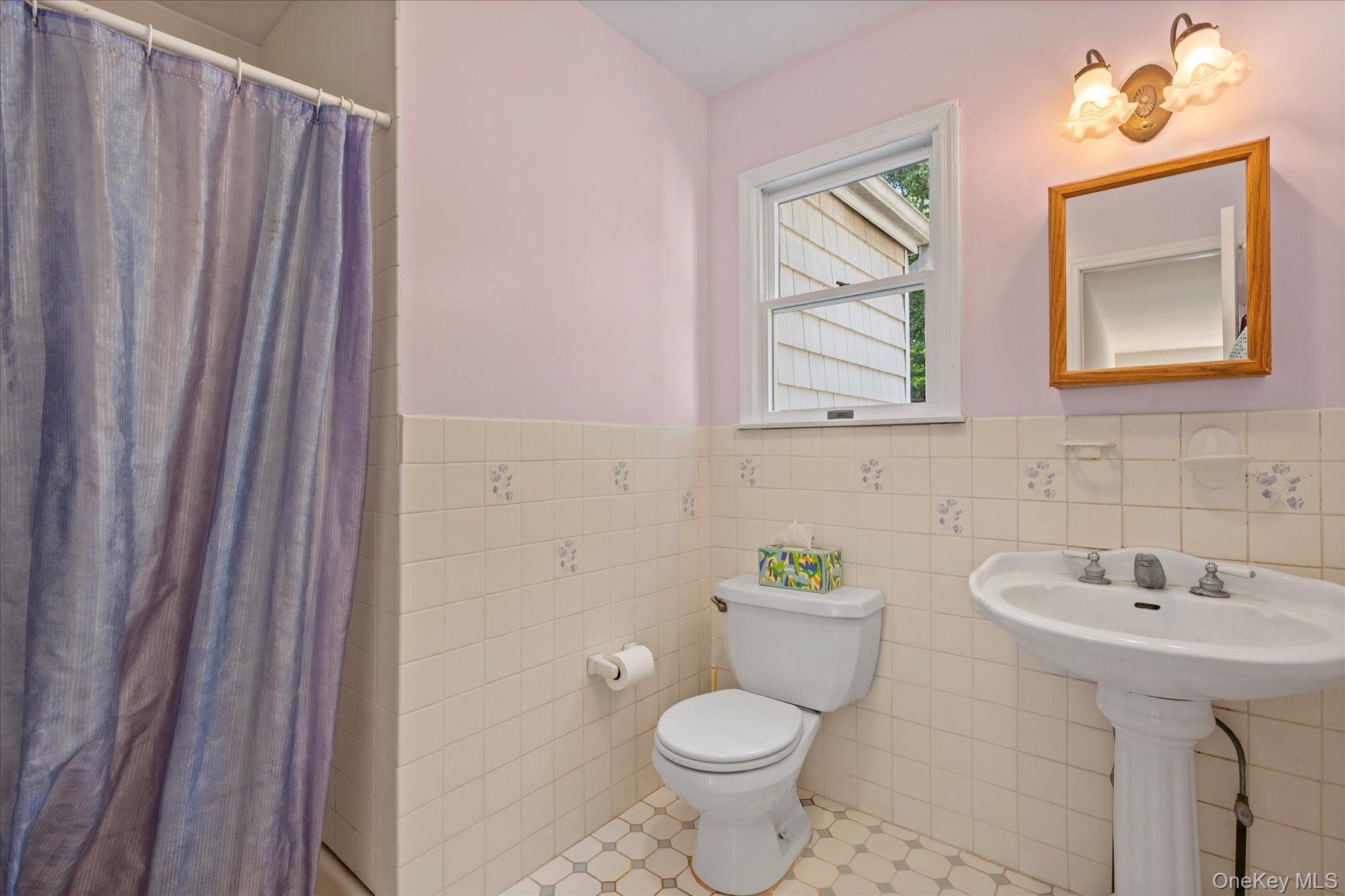 136 Private Road, Shoreham, NY 11786