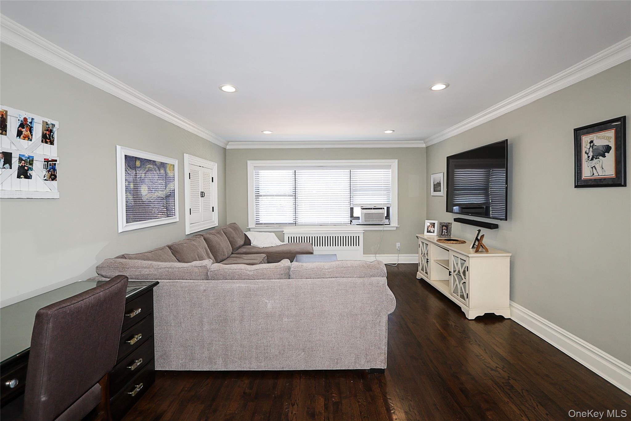 309 Main Street # Unit D, Roslyn, NY 11576