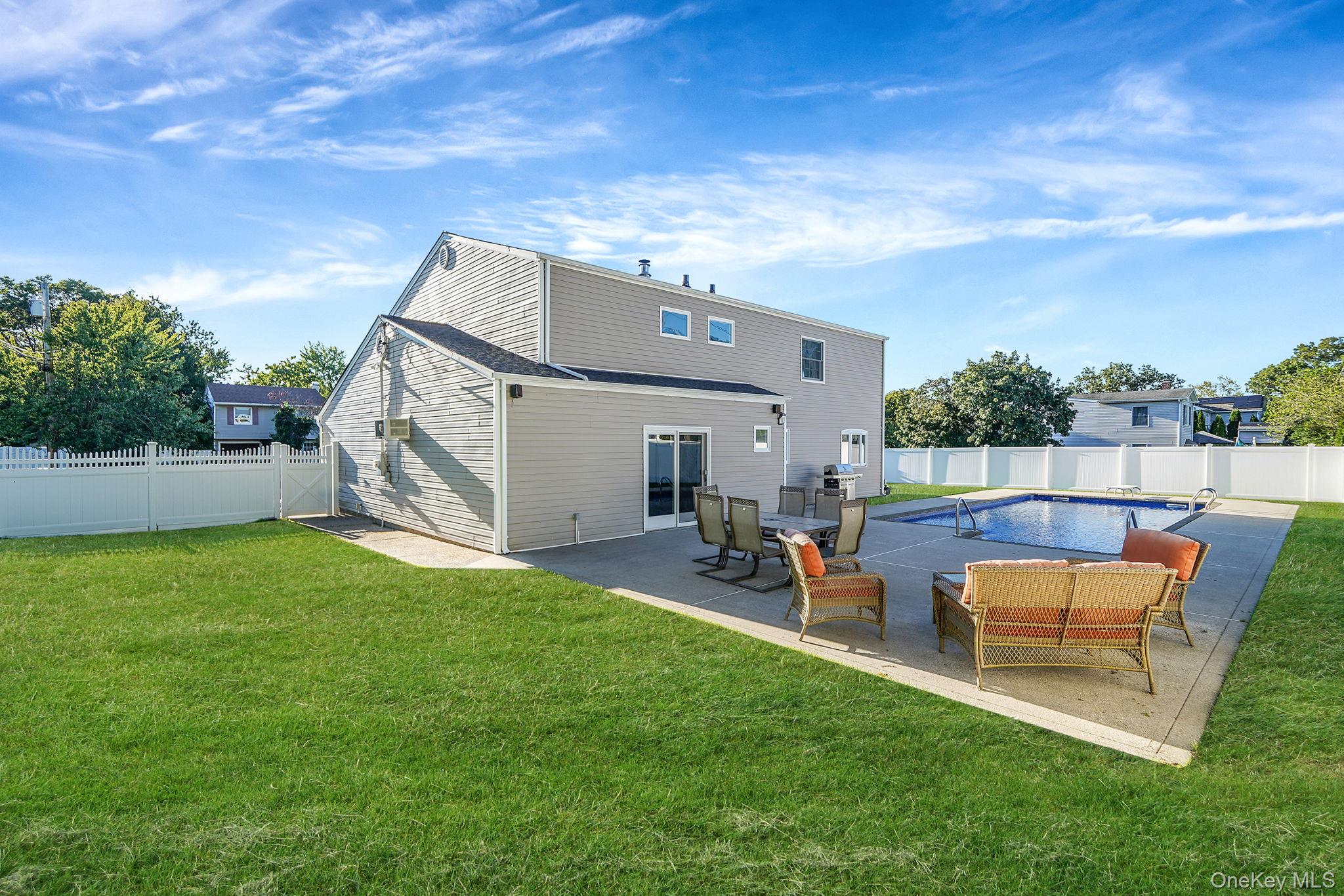 87 Miller Avenue, Port Jefferson Station, NY 11776