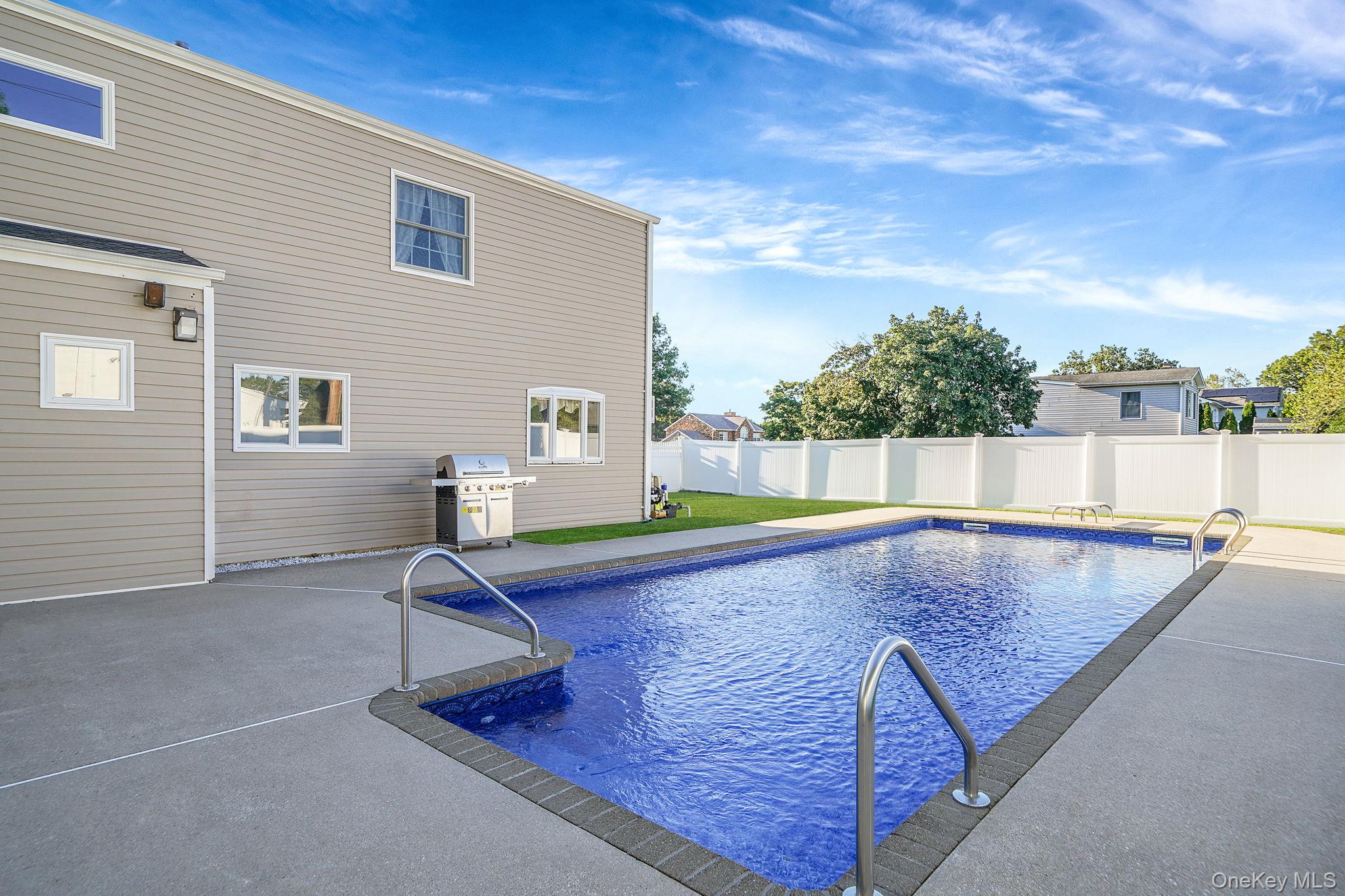 87 Miller Avenue, Port Jefferson Station, NY 11776