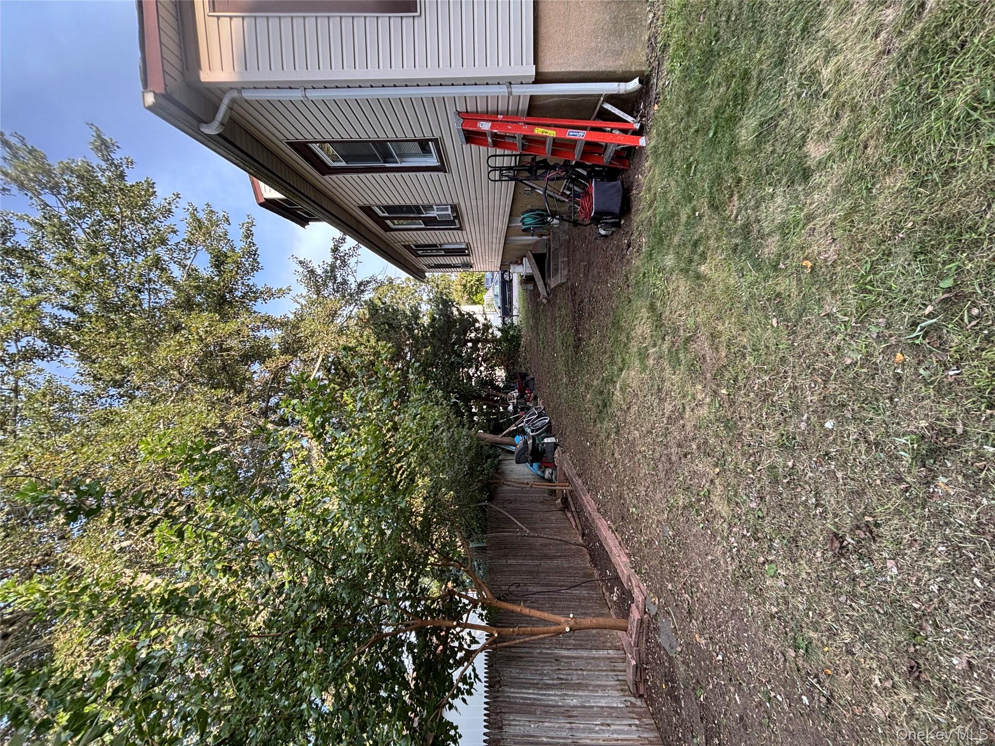 5 4th Stret, Bayville, NY 11709