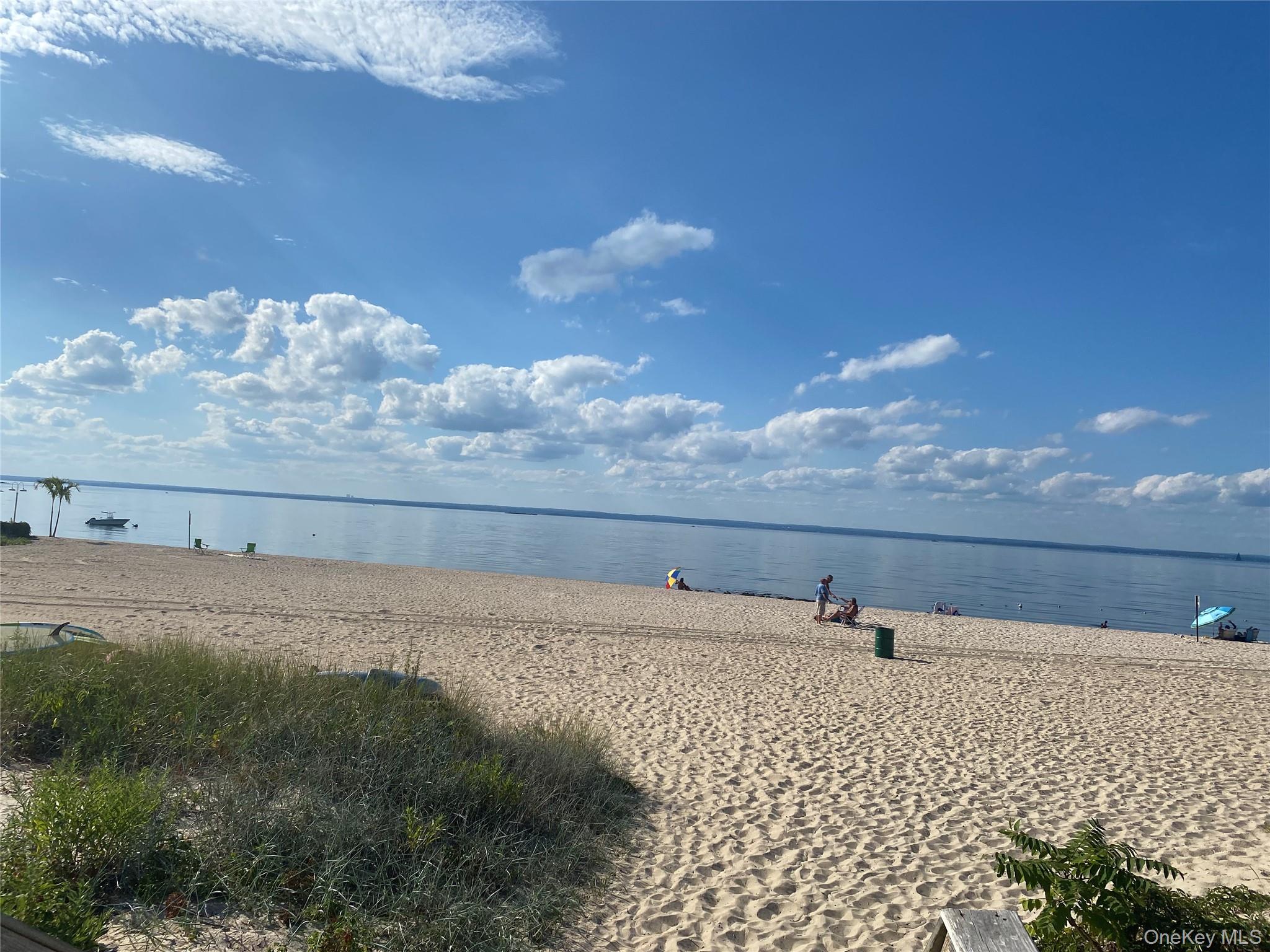 5 4th Stret, Bayville, NY 11709