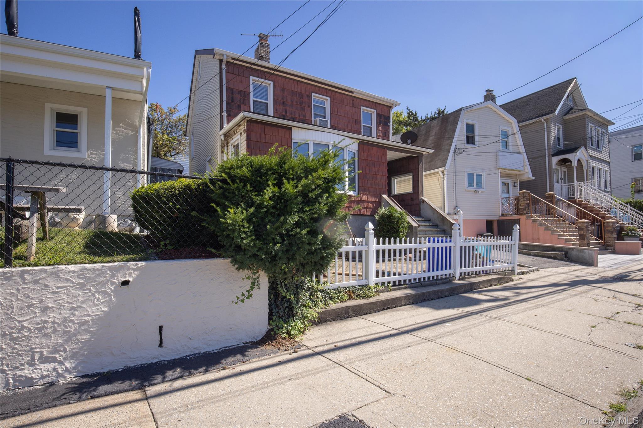 249 N Macquesten Parkway, Mount Vernon, NY 10550