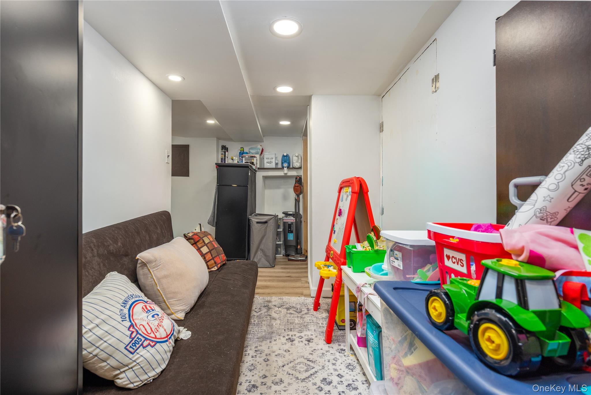 249 N Macquesten Parkway, Mount Vernon, NY 10550