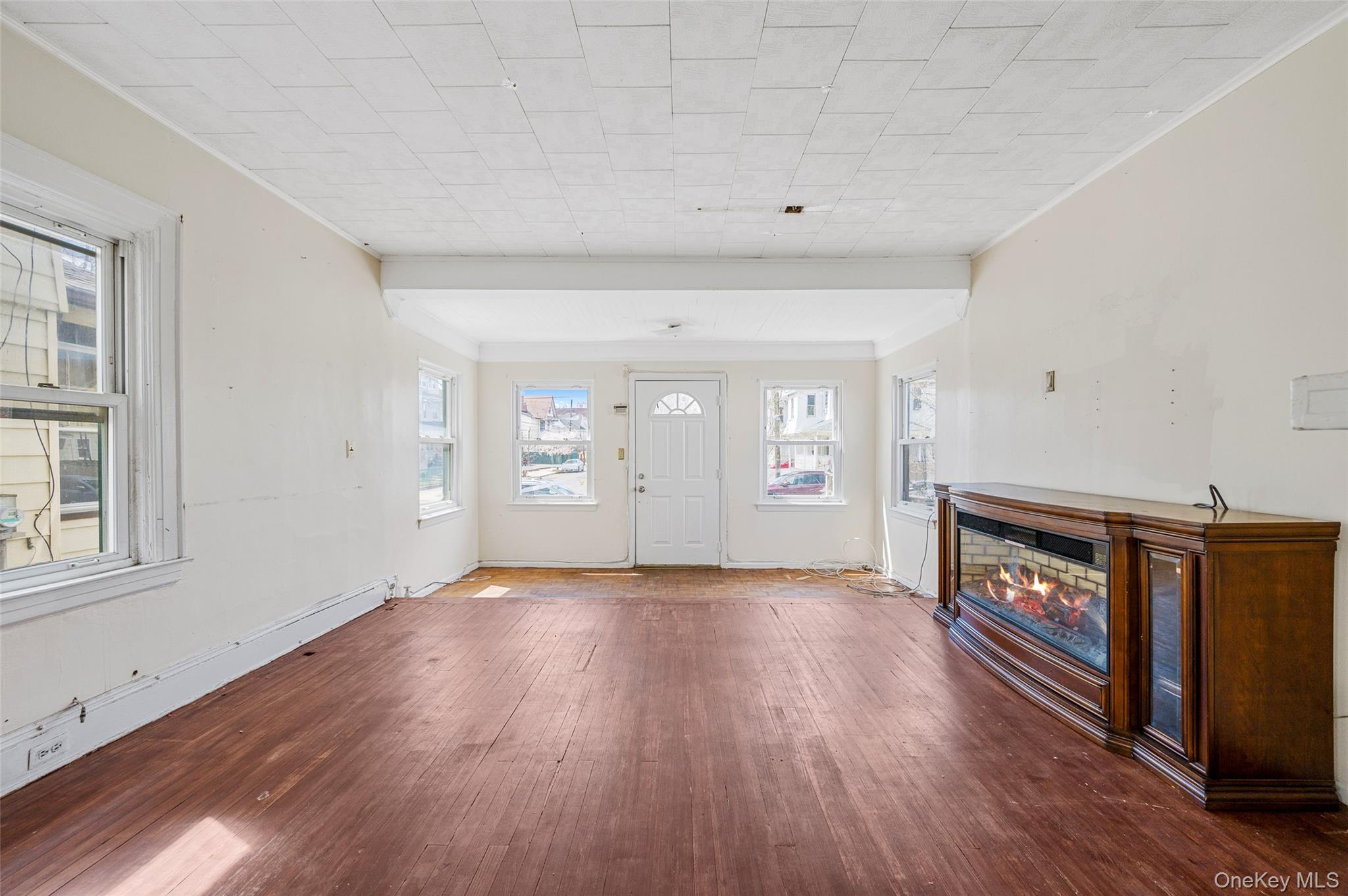 8951 121st Street, Richmond Hill, NY 11418