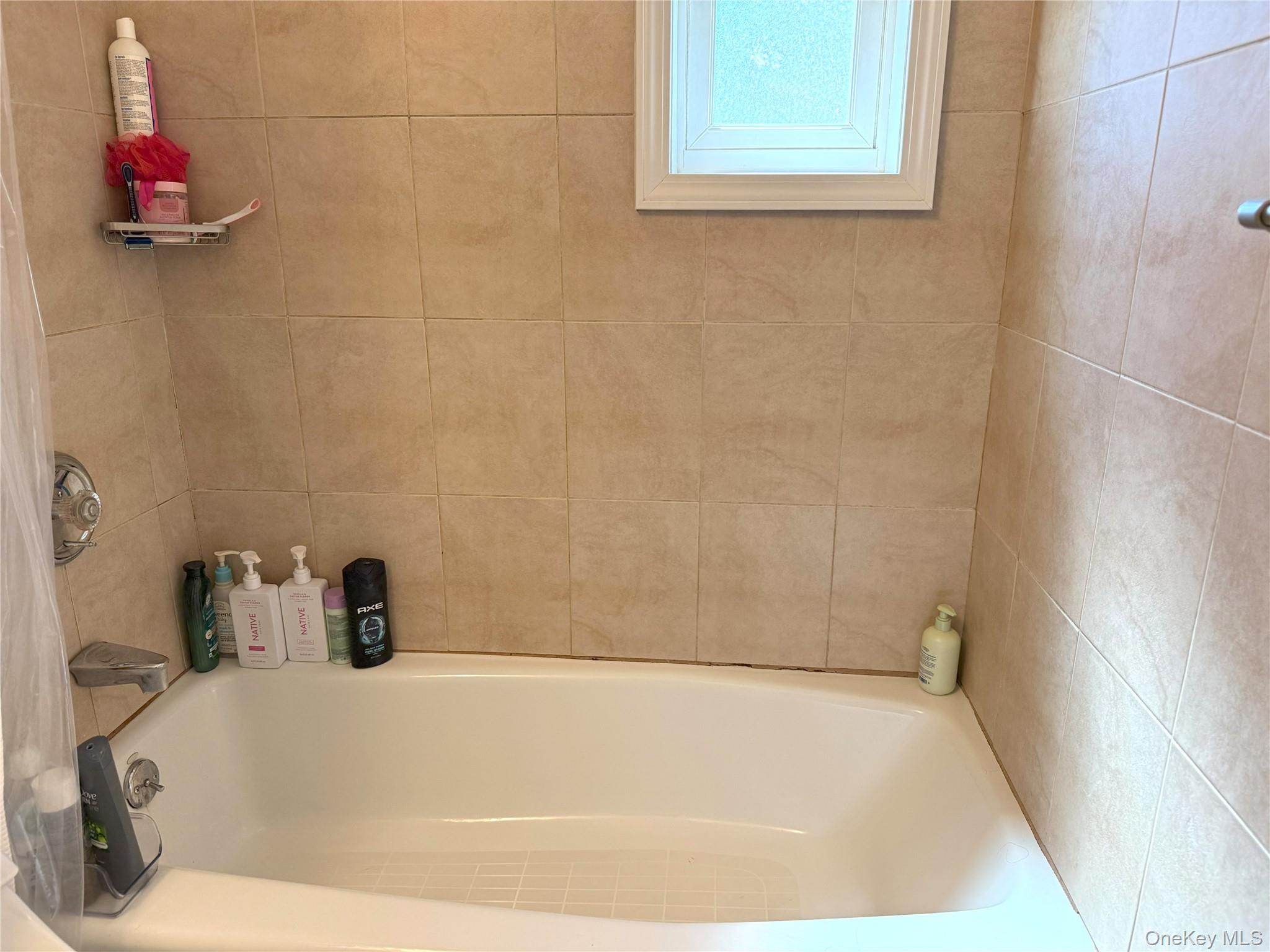 224-65 Kingsbury Avenue # B, Bayside, NY 11364