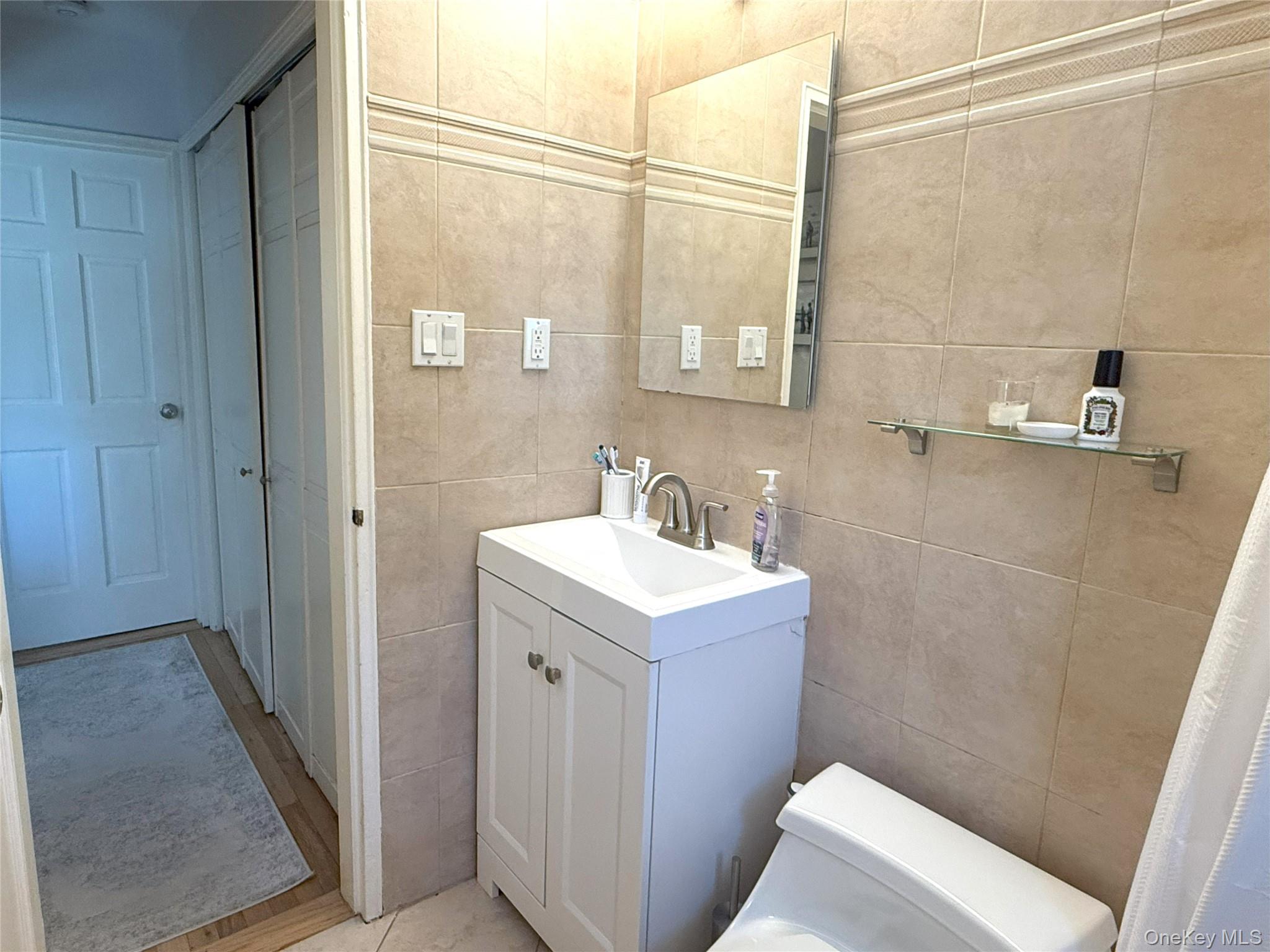 224-65 Kingsbury Avenue # B, Bayside, NY 11364