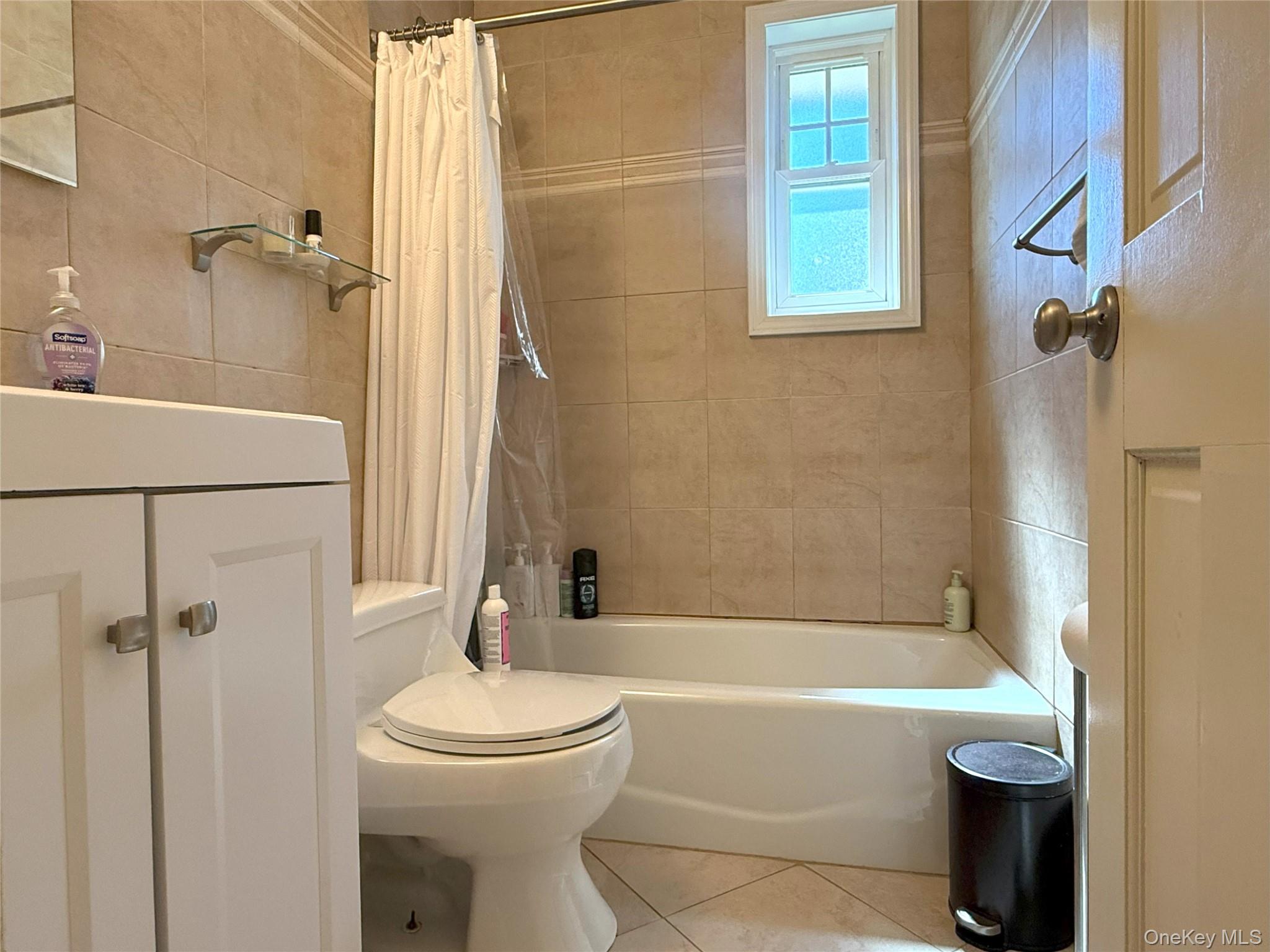 224-65 Kingsbury Avenue # B, Bayside, NY 11364