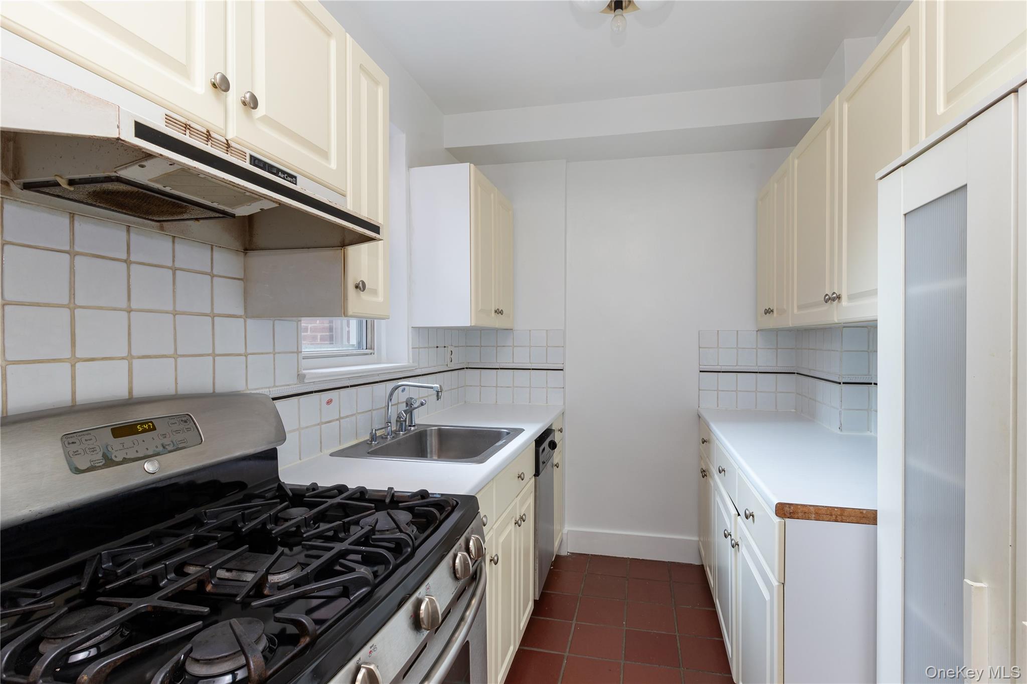 640 W 231 Street # 5D, Bronx, NY 10463