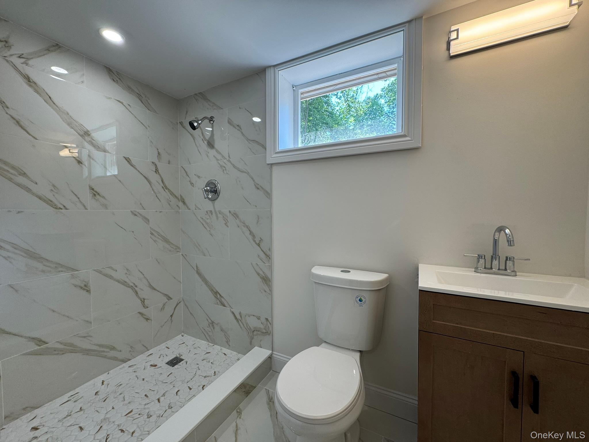 27 Evergreen Road, Rocky Point, NY 11778