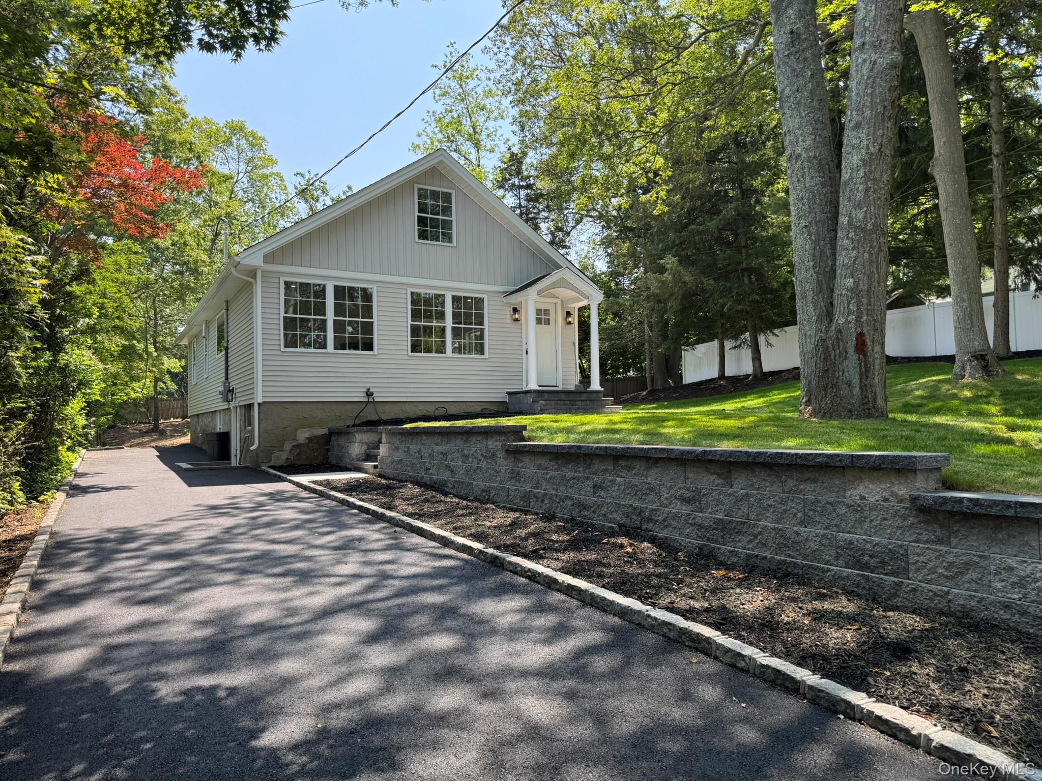 27 Evergreen Road, Rocky Point, NY 11778