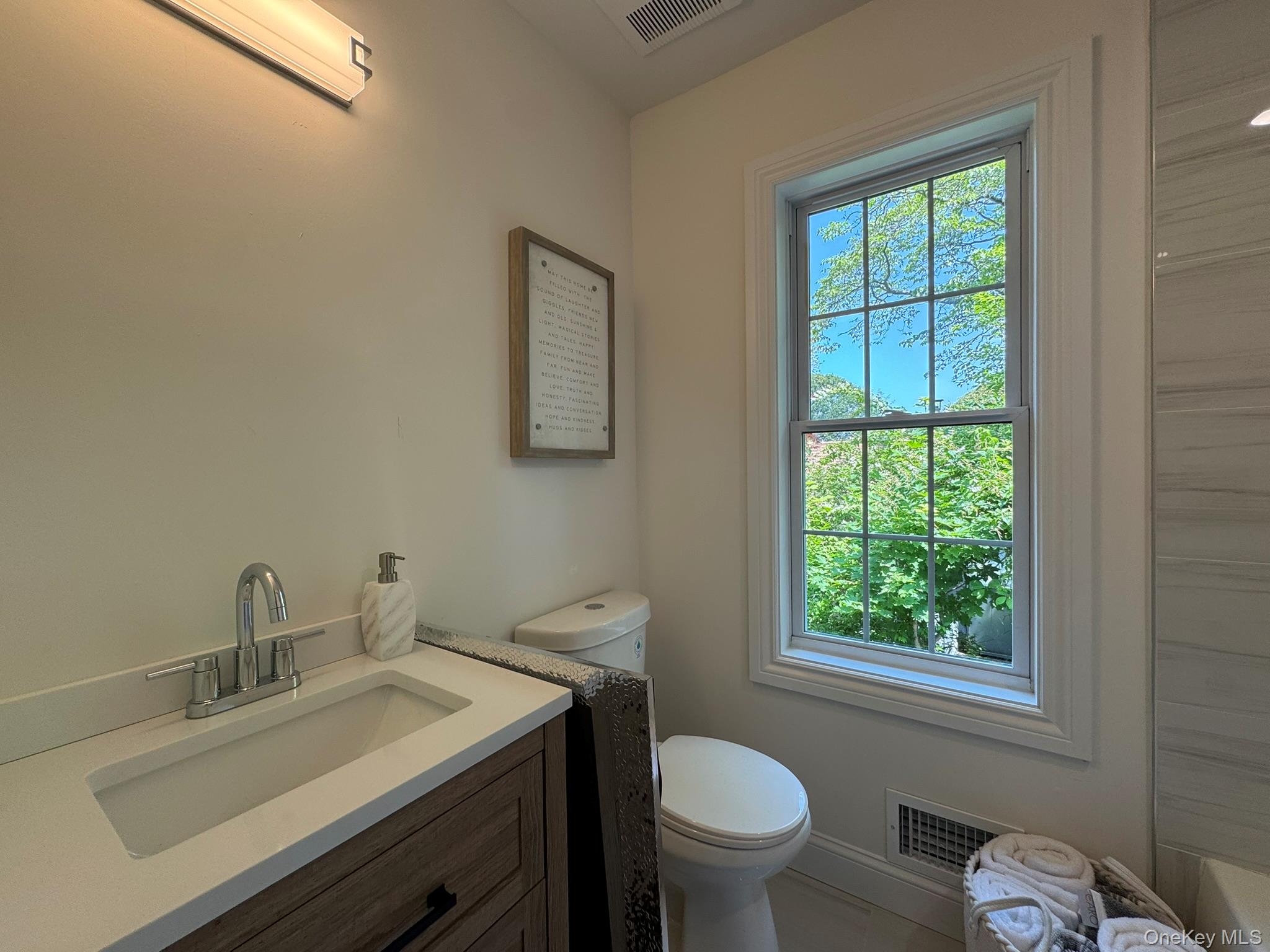 27 Evergreen Road, Rocky Point, NY 11778