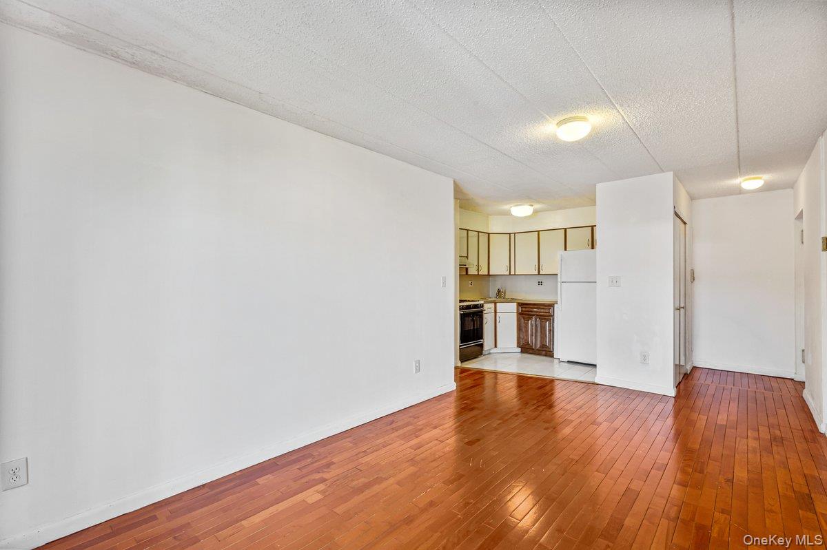 147-45 Barclay Ave # 2, Flushing, NY 11355