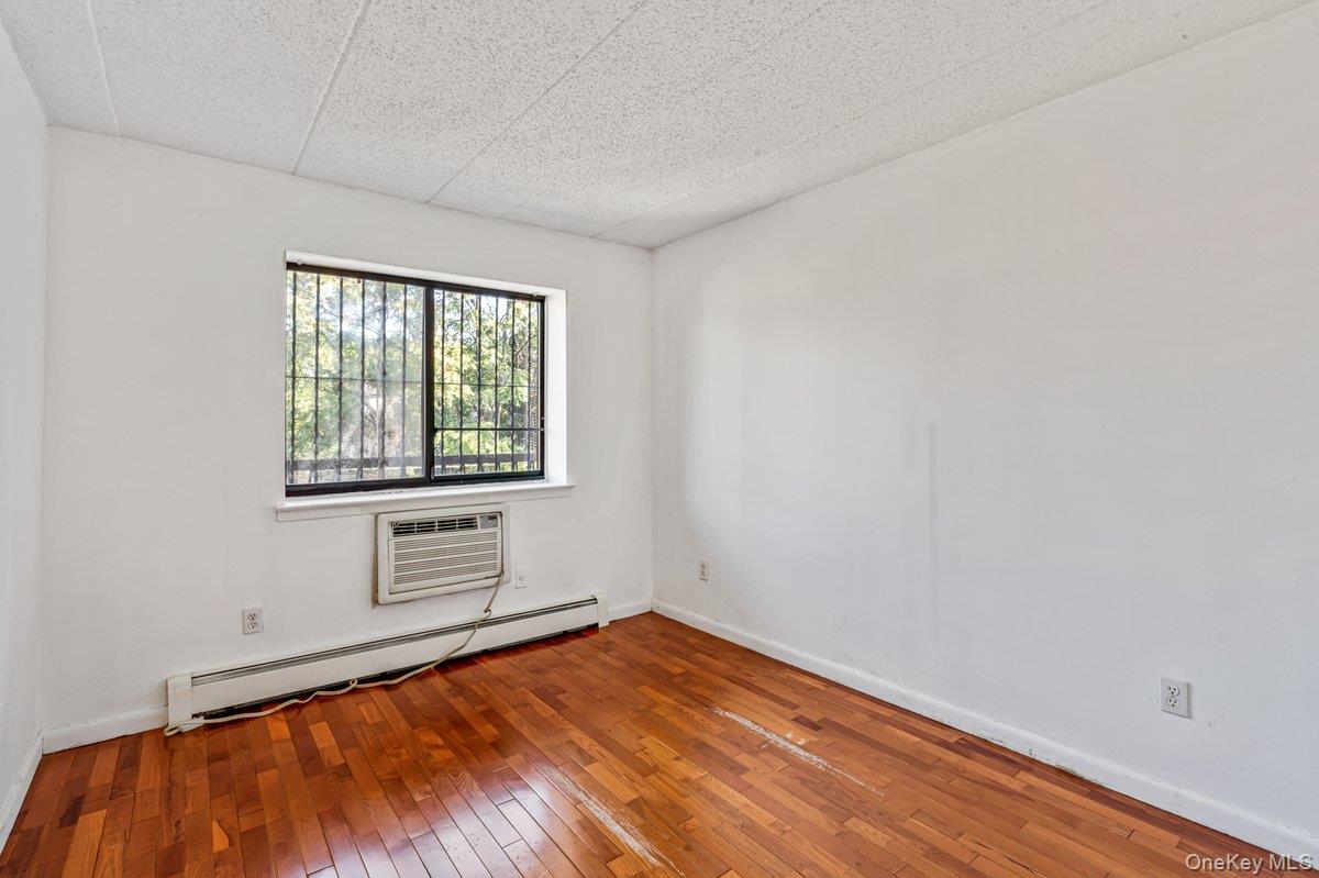 147-45 Barclay Ave # 2, Flushing, NY 11355