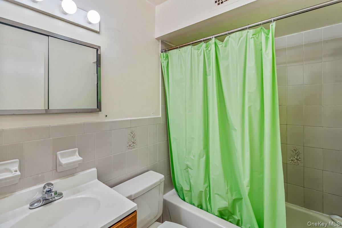 147-45 Barclay Ave # 2, Flushing, NY 11355