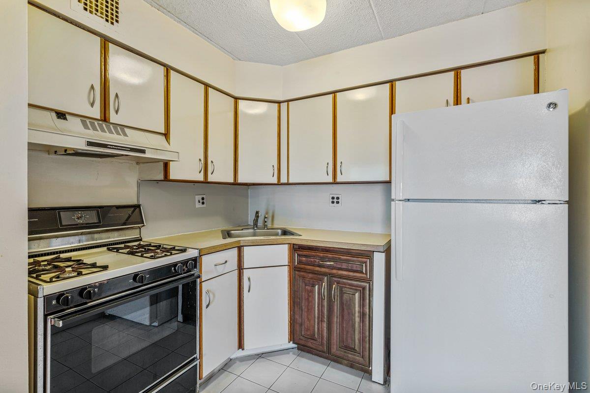 147-45 Barclay Ave # 2, Flushing, NY 11355