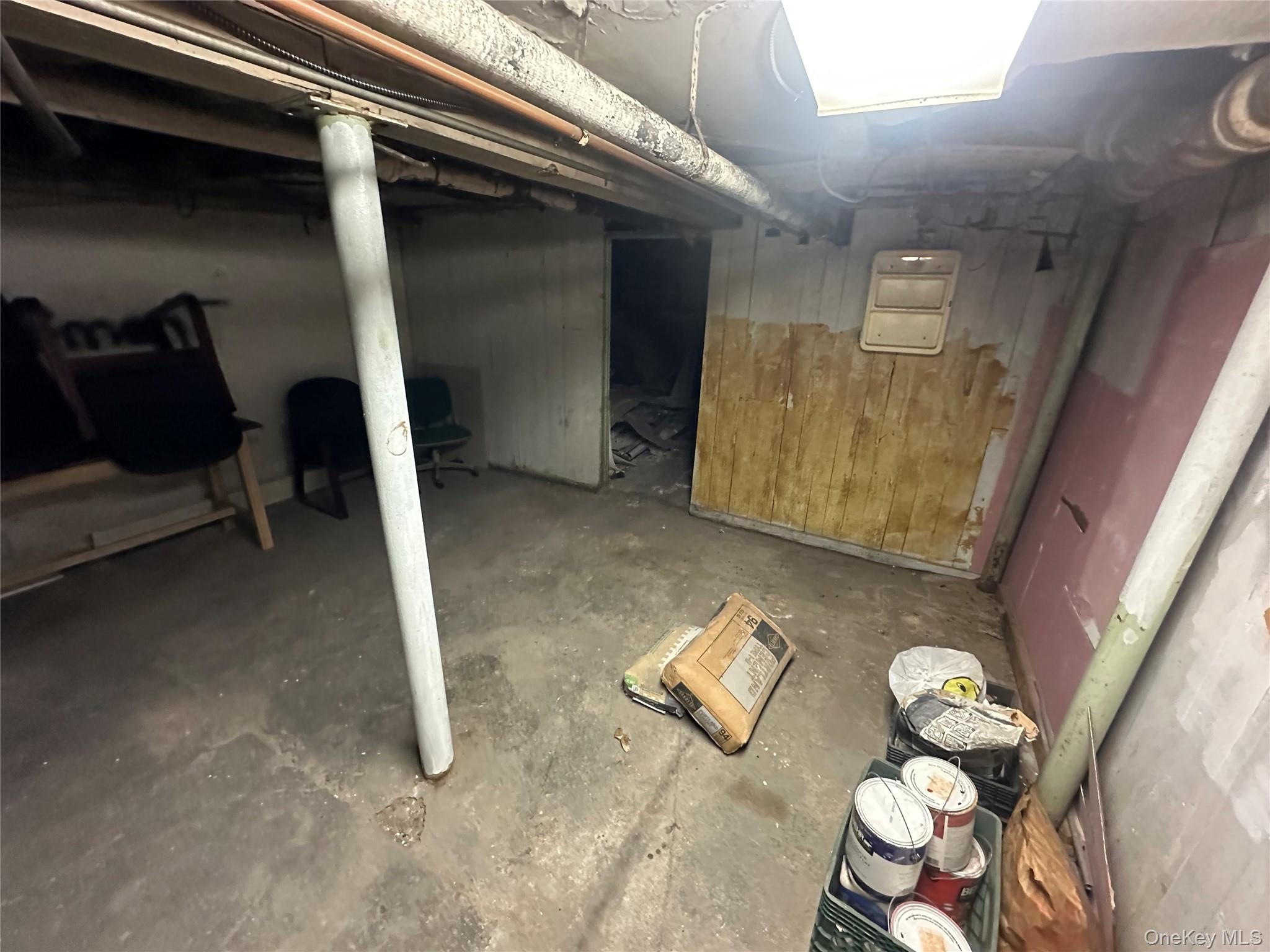 208 Willis Avenue, Mineola, NY 11501