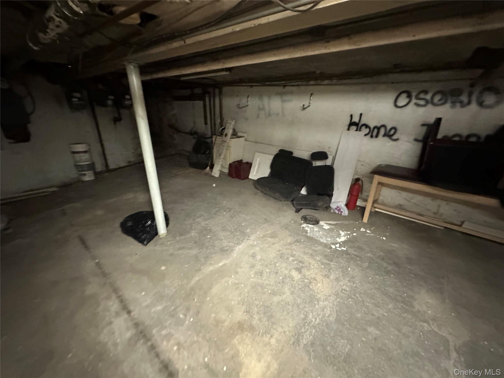 208 Willis Avenue, Mineola, NY 11501