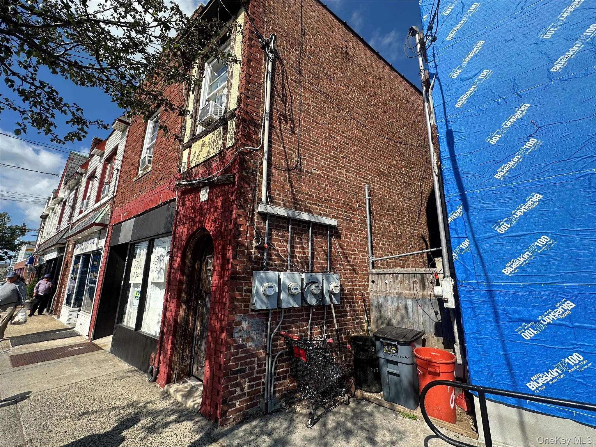 208 Willis Avenue, Mineola, NY 11501