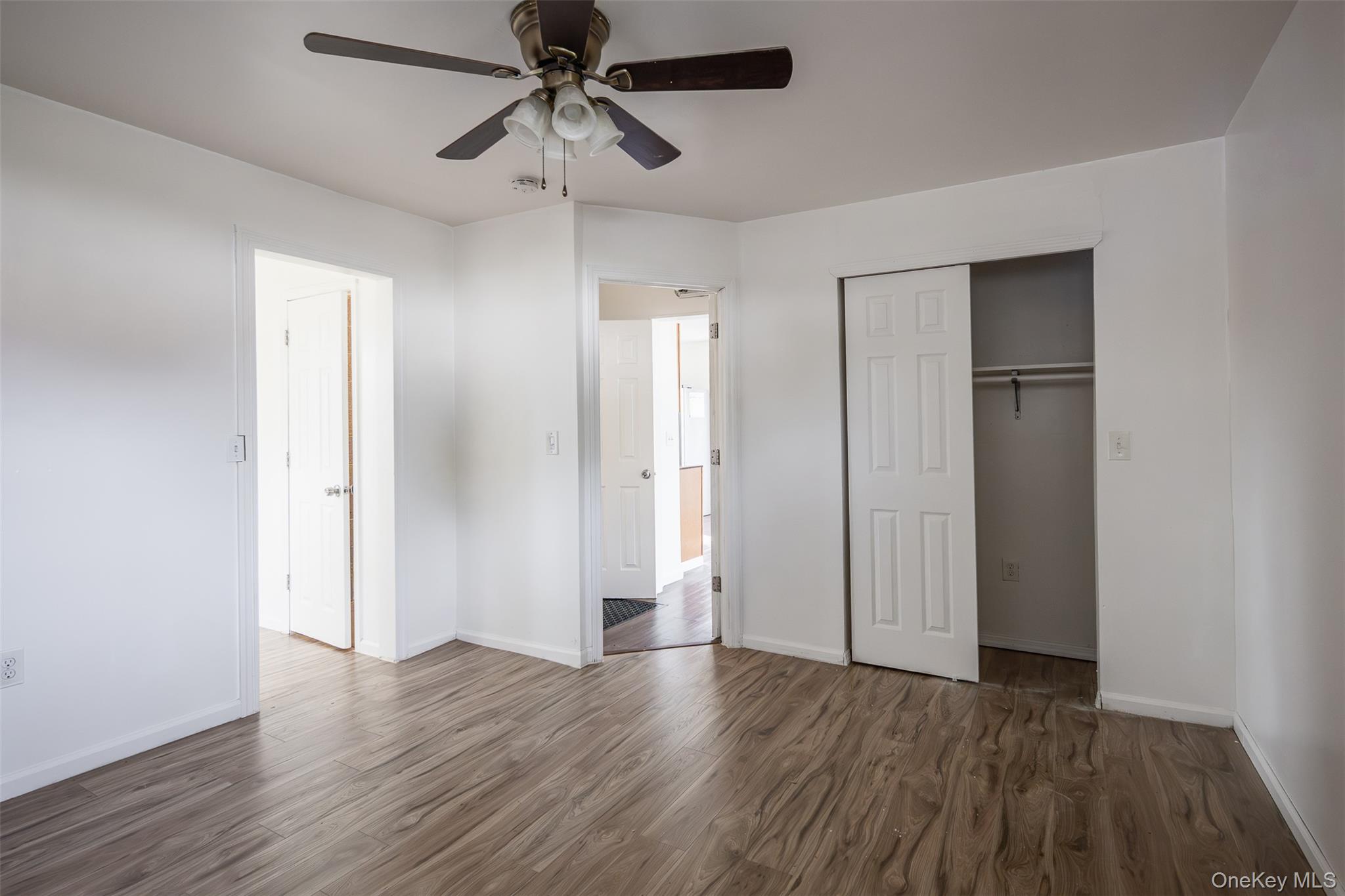 457 N Monroe Avenue, Lindenhurst, NY 11757