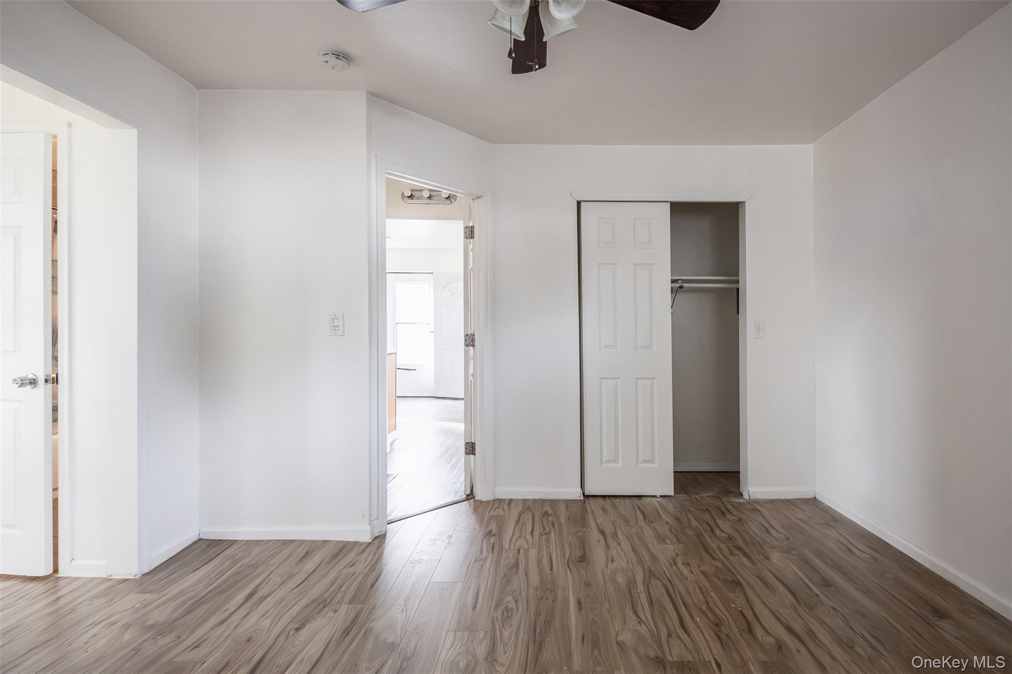 457 N Monroe Avenue, Lindenhurst, NY 11757