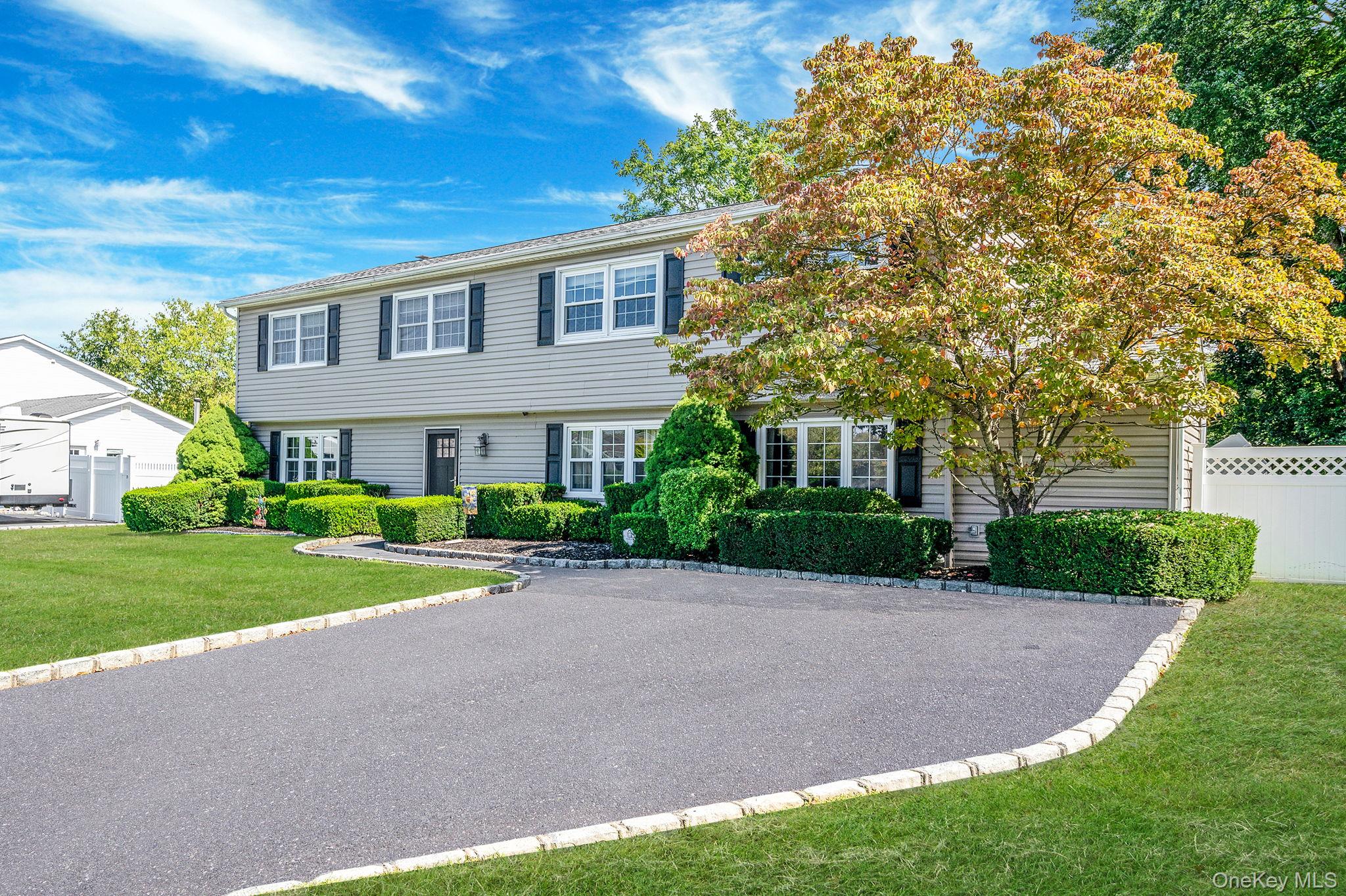 6 Azurean Court, Mount Sinai, NY 11766